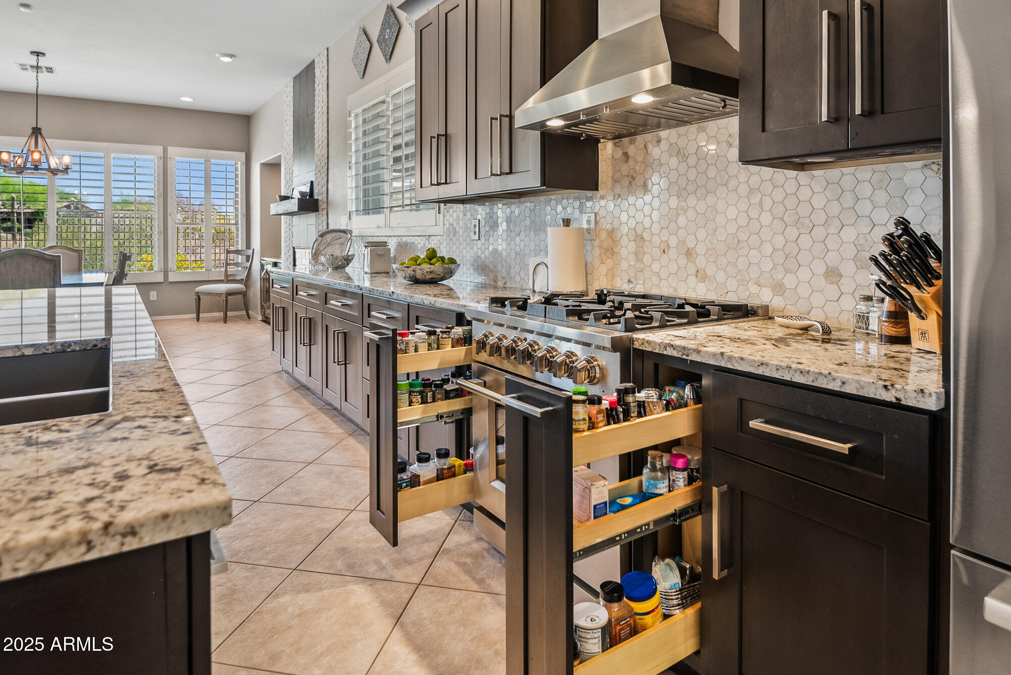 41731 N ROLLING GREEN Way