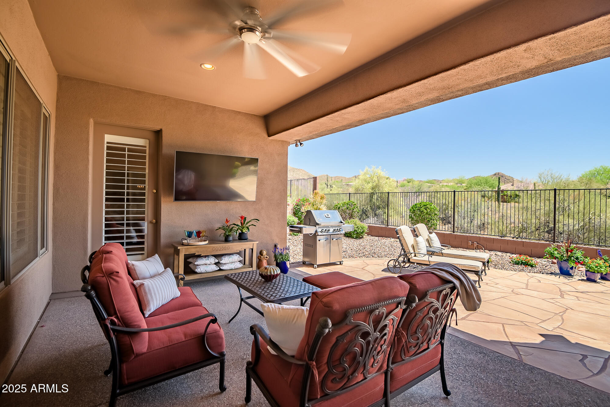 41731 N ROLLING GREEN Way