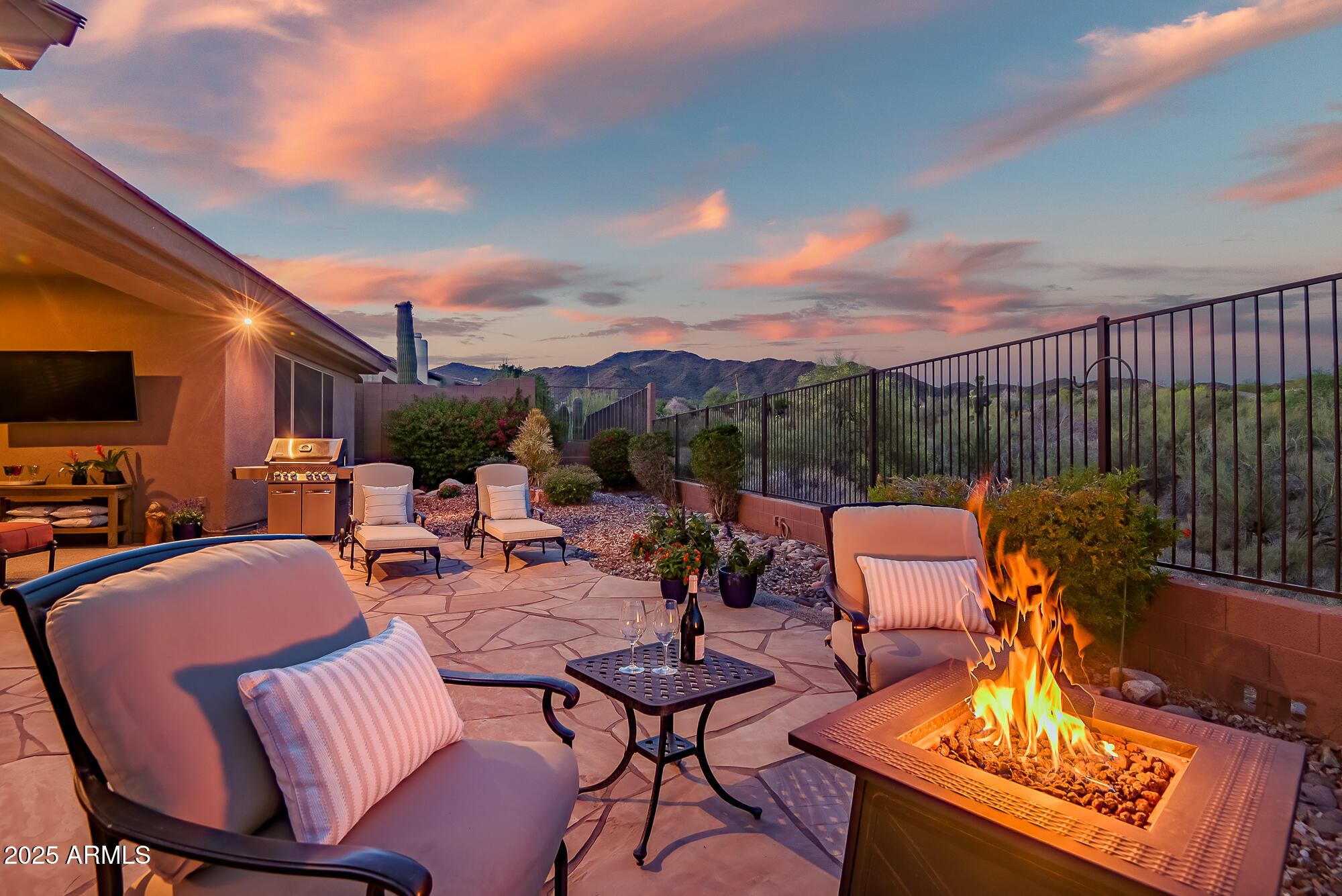 41731 N ROLLING GREEN Way