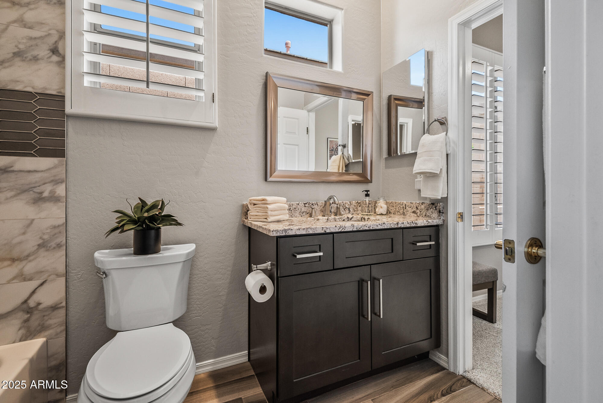 41731 N ROLLING GREEN Way