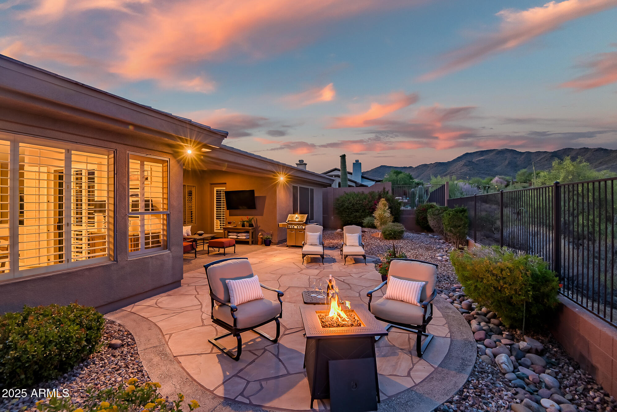 41731 N ROLLING GREEN Way