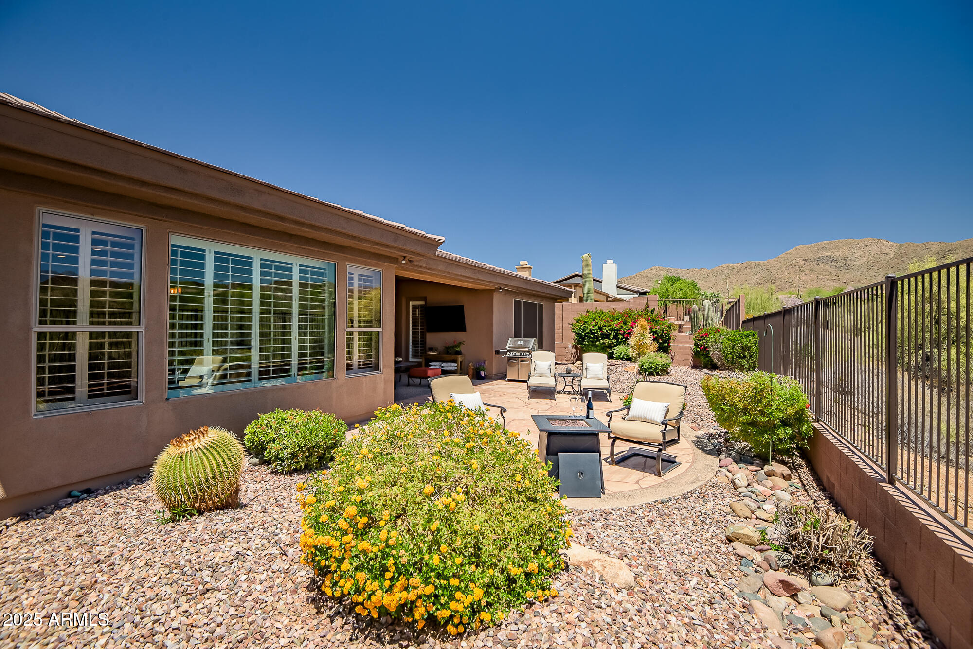 41731 N ROLLING GREEN Way