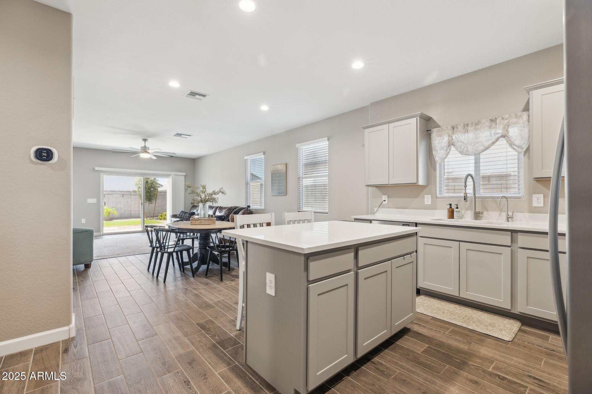 1281 W HIGHLAND Road