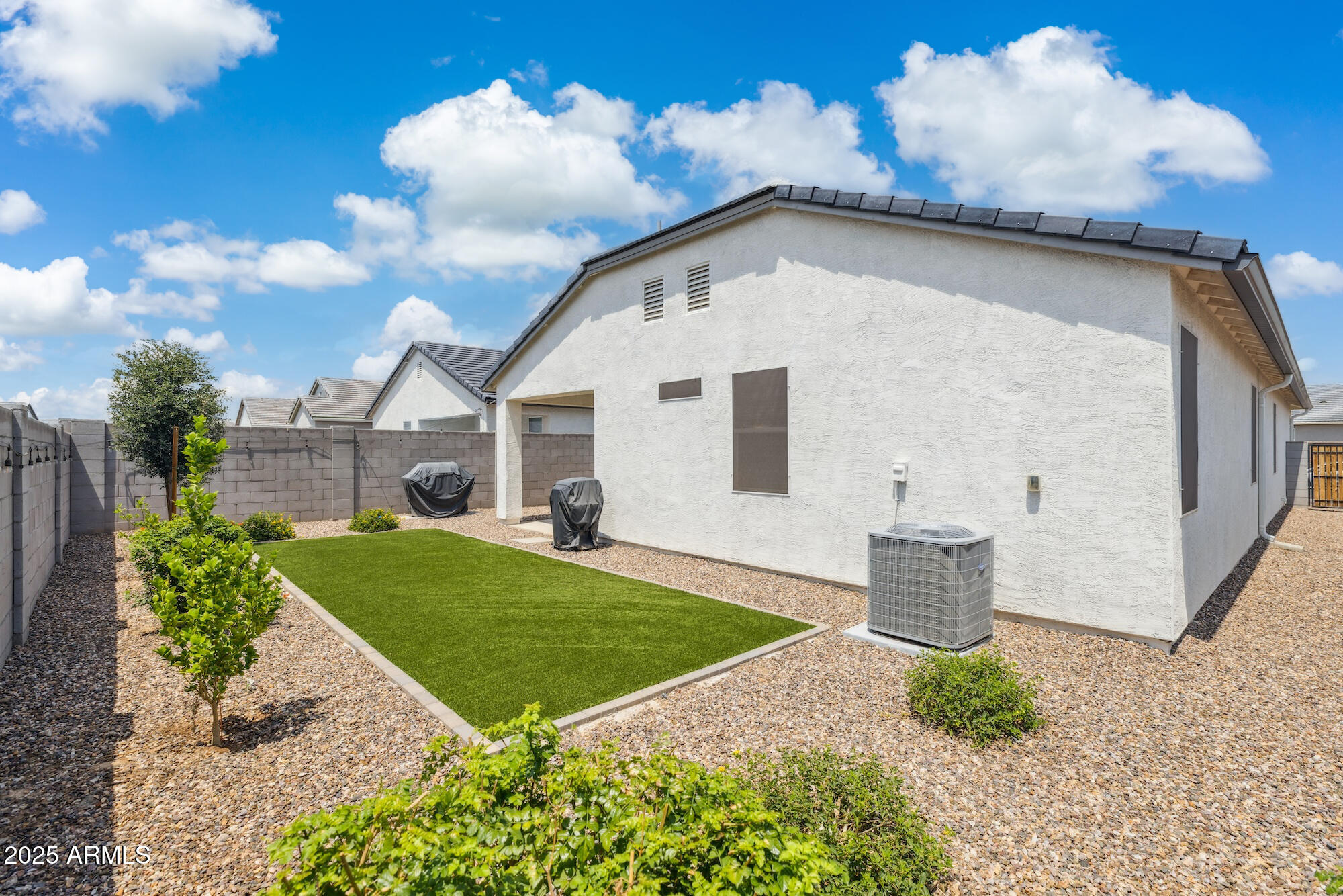 1281 W HIGHLAND Road