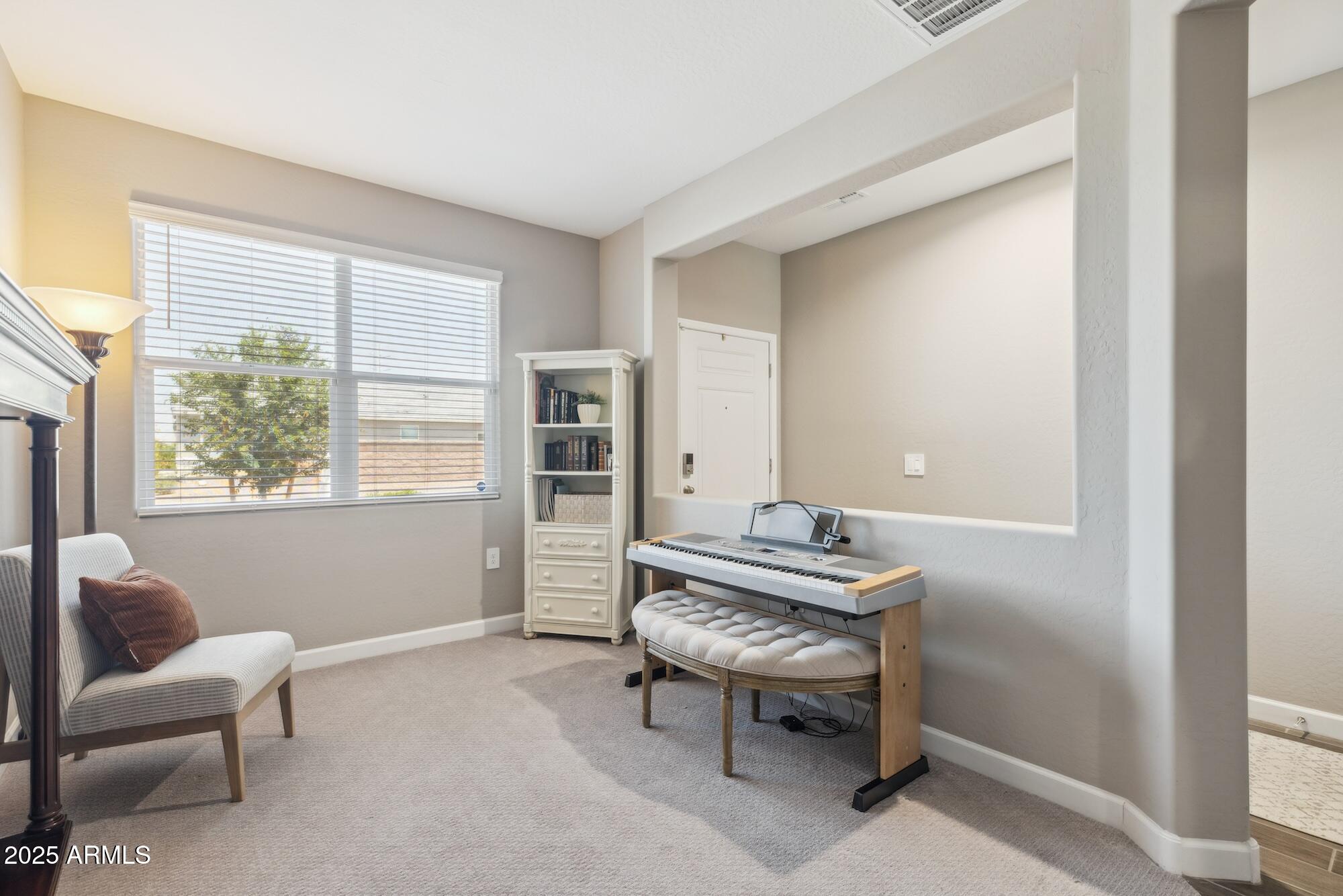 1281 W HIGHLAND Road