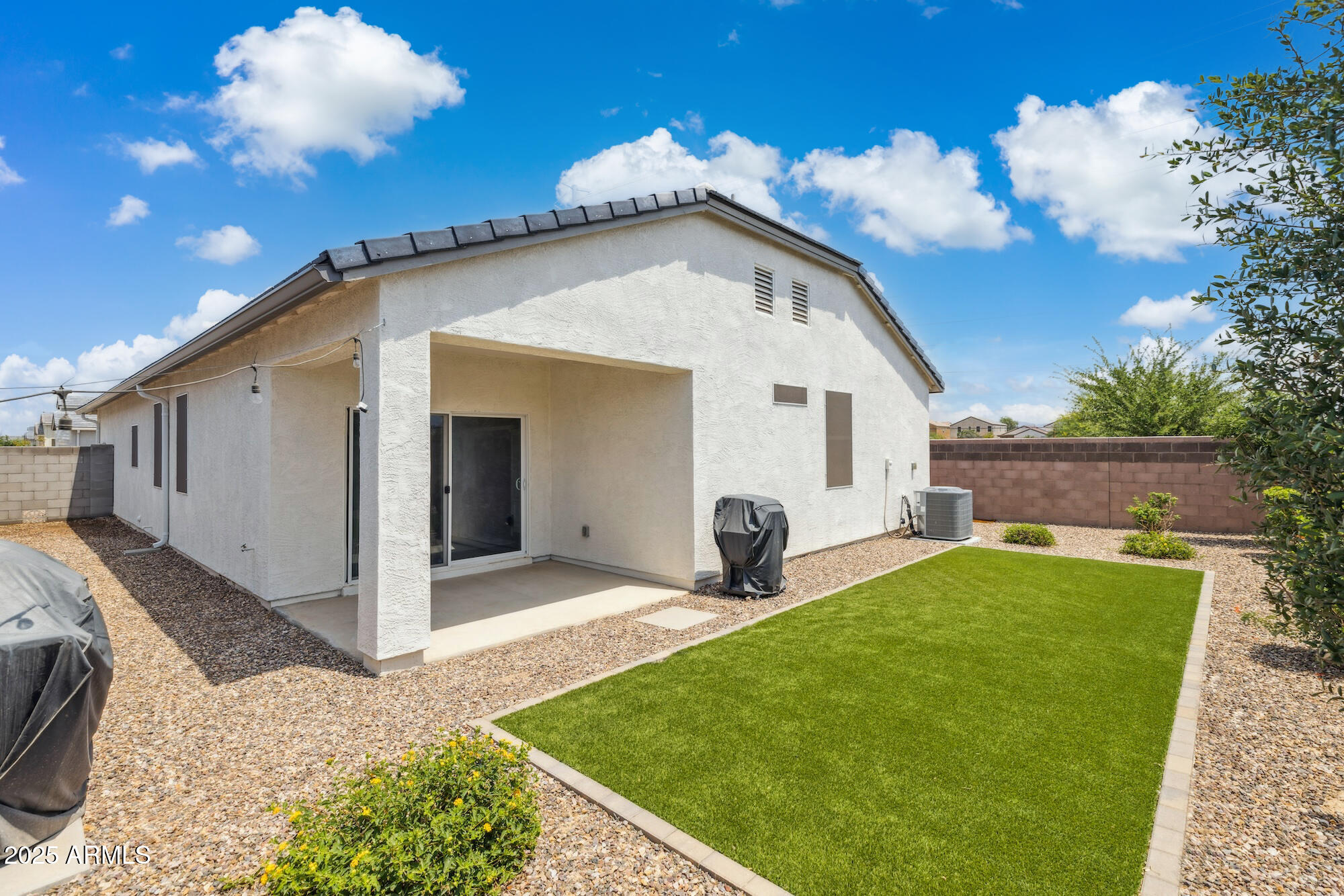 1281 W HIGHLAND Road