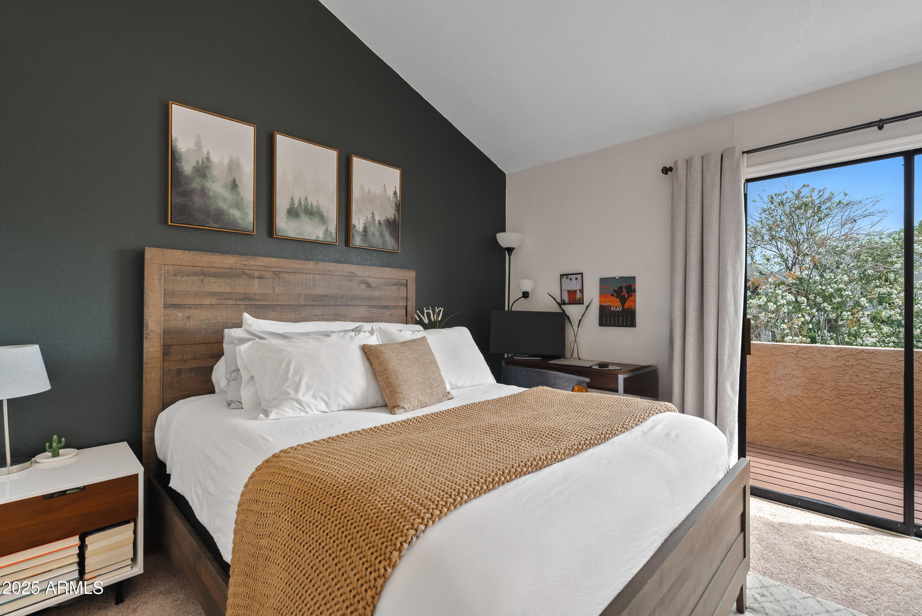 4901 E KELTON Lane, 1270