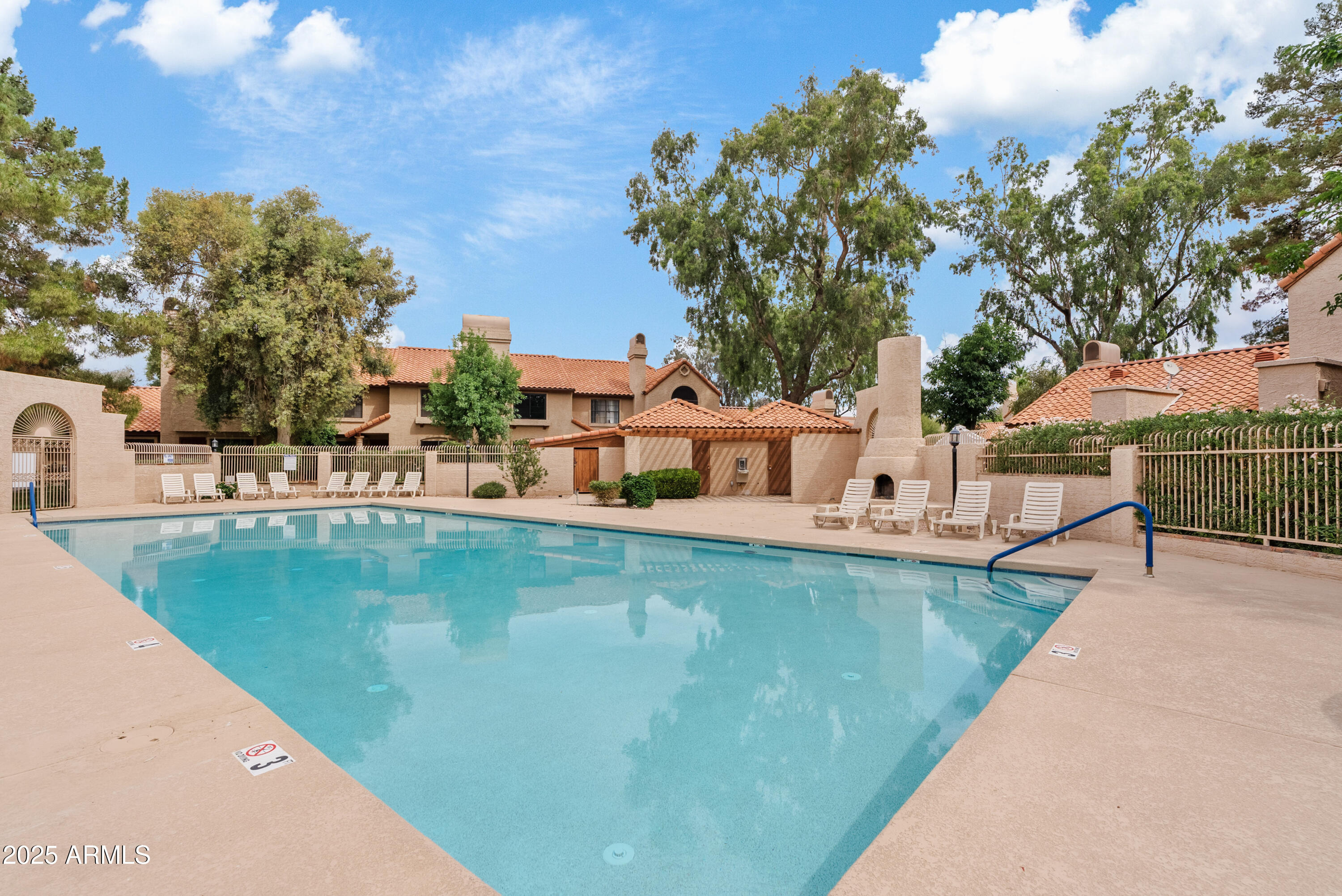 4901 E KELTON Lane, 1270