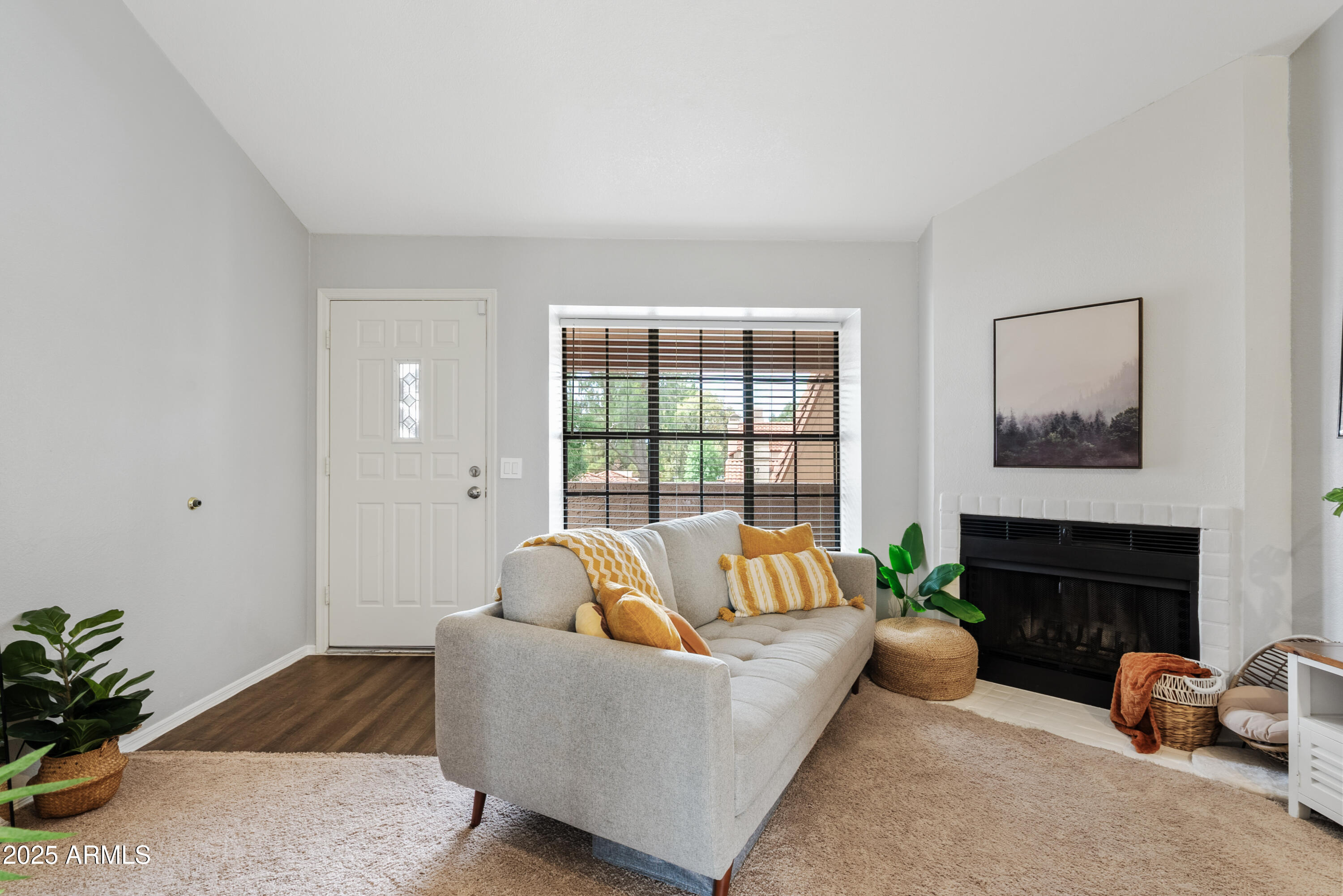 4901 E KELTON Lane, 1270