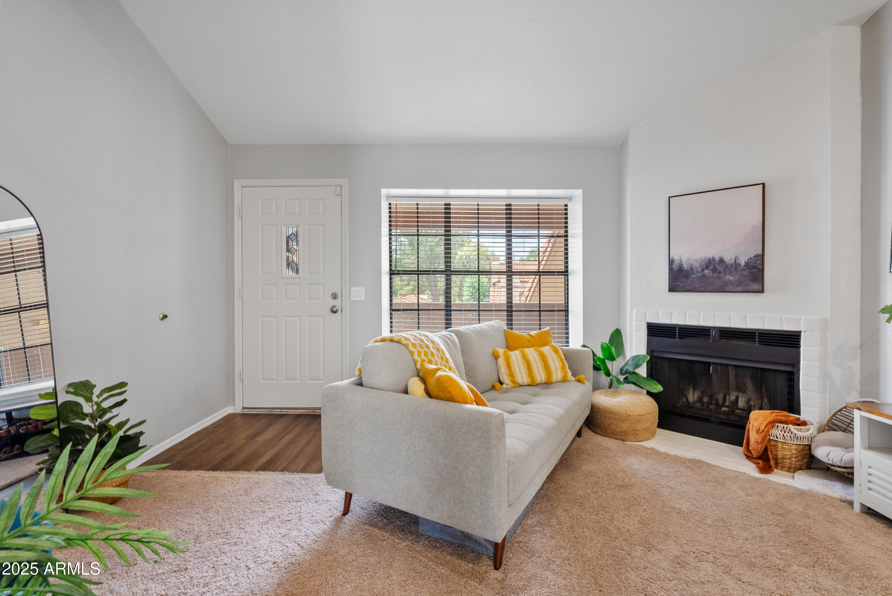 4901 E KELTON Lane, 1270