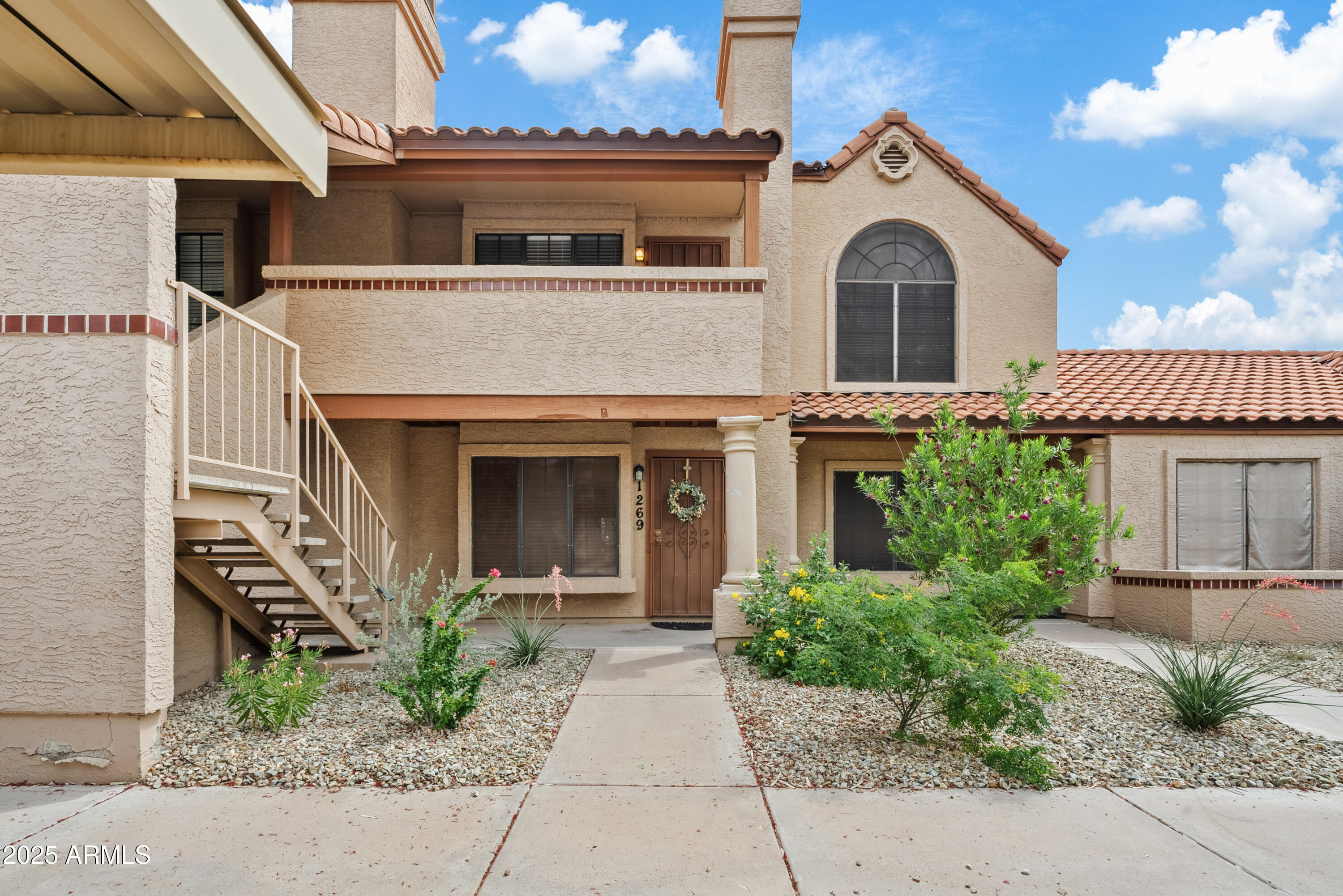 4901 E KELTON Lane, 1270