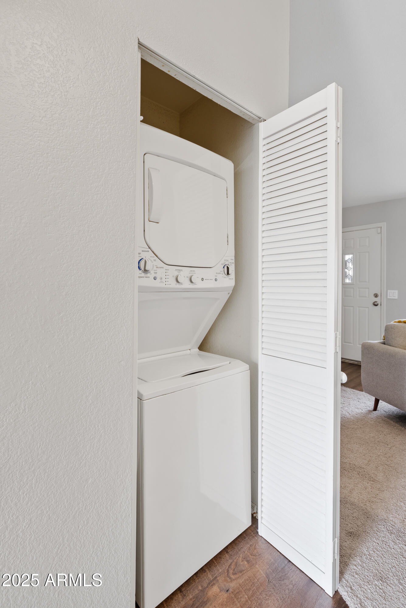 4901 E KELTON Lane, 1270