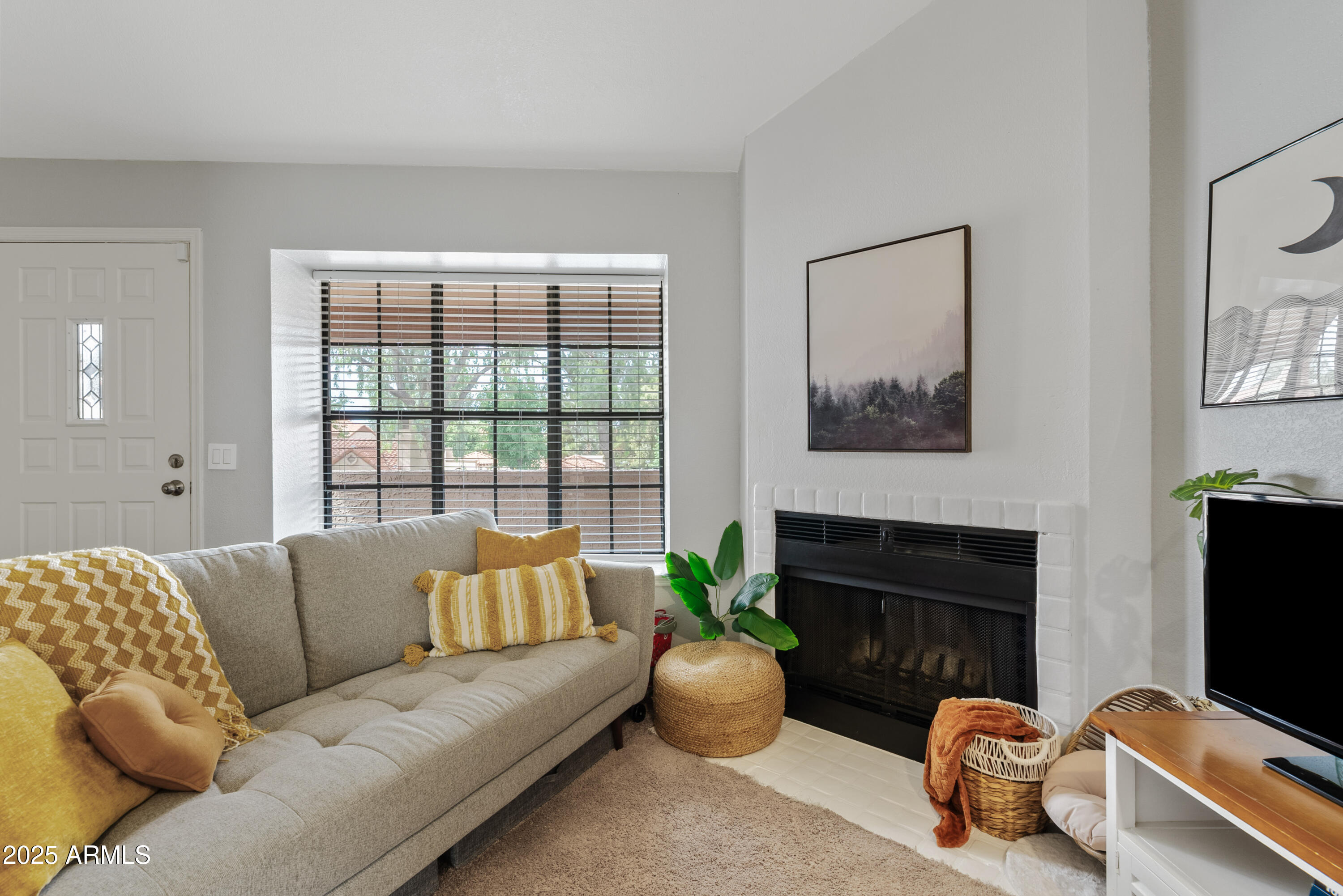 4901 E KELTON Lane, 1270