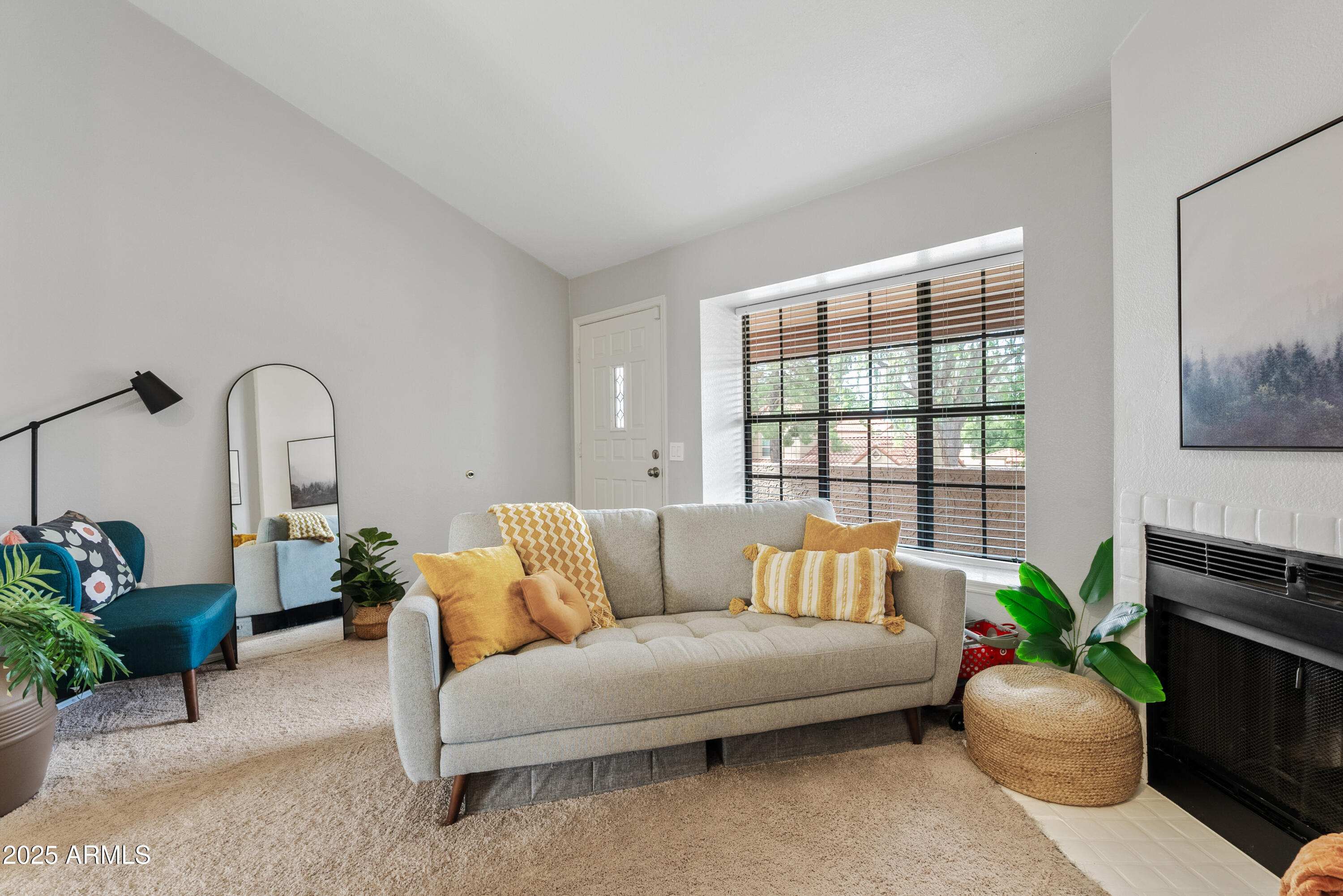 4901 E KELTON Lane, 1270