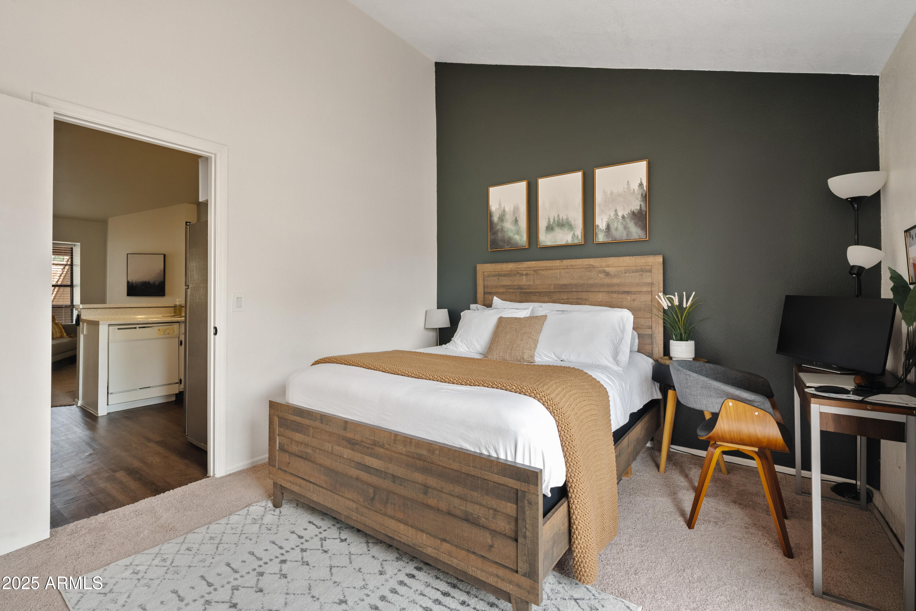 4901 E KELTON Lane, 1270