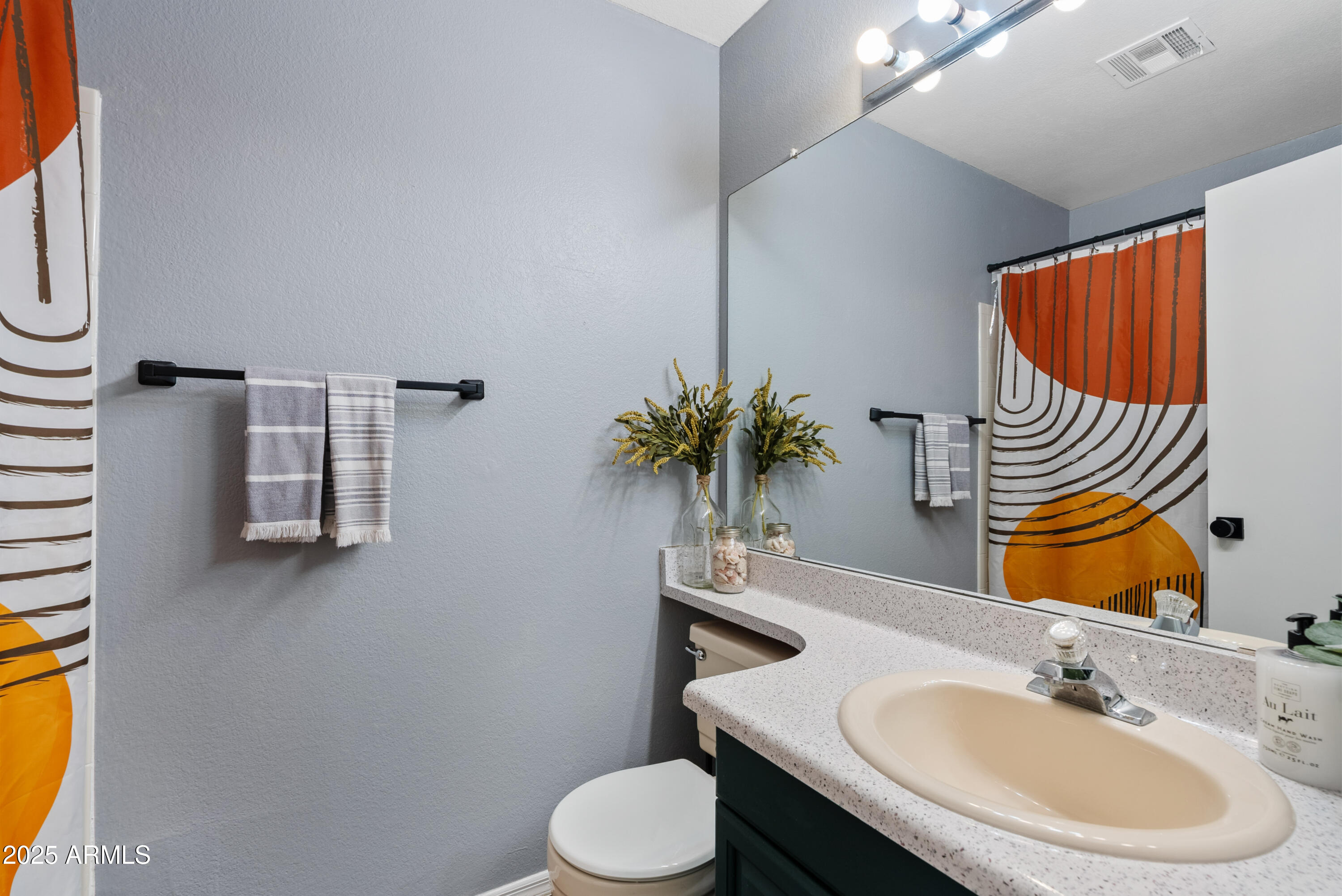 4901 E KELTON Lane, 1270