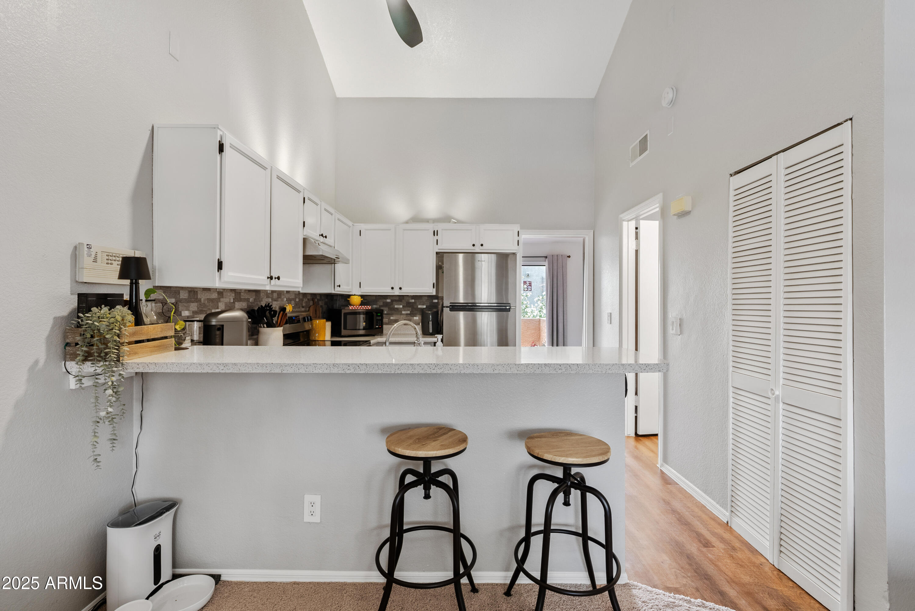 4901 E KELTON Lane, 1270