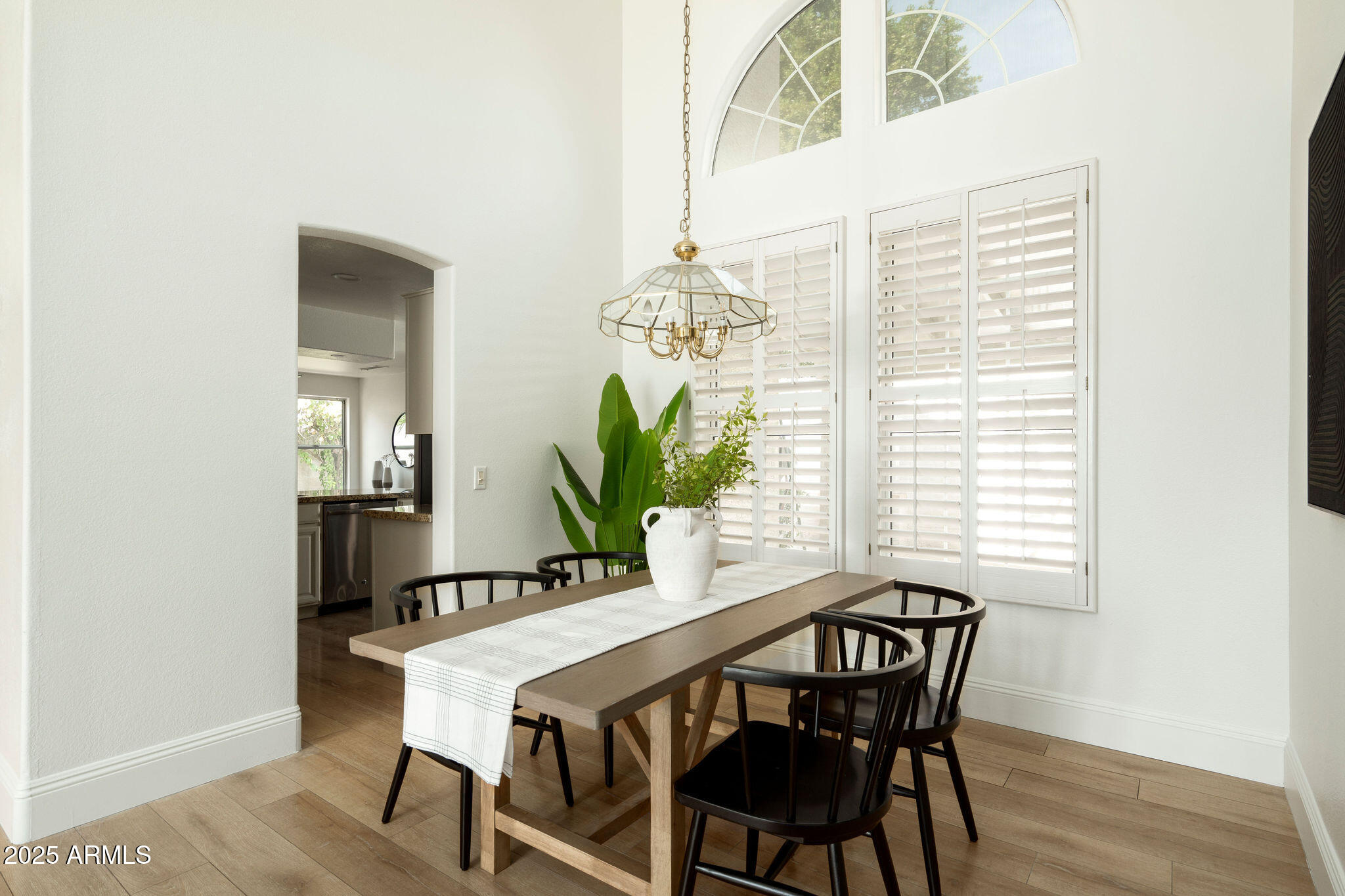 9224 E WINDROSE Drive