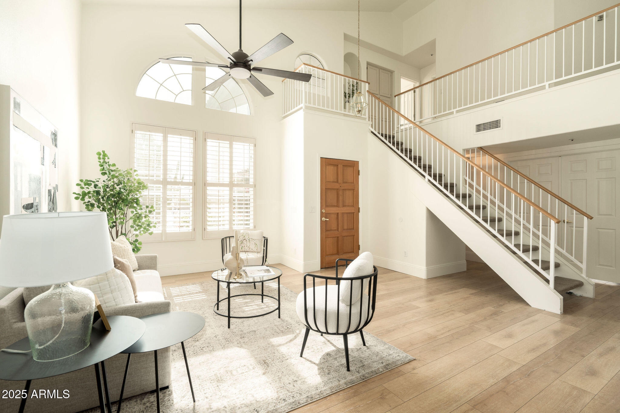 9224 E WINDROSE Drive