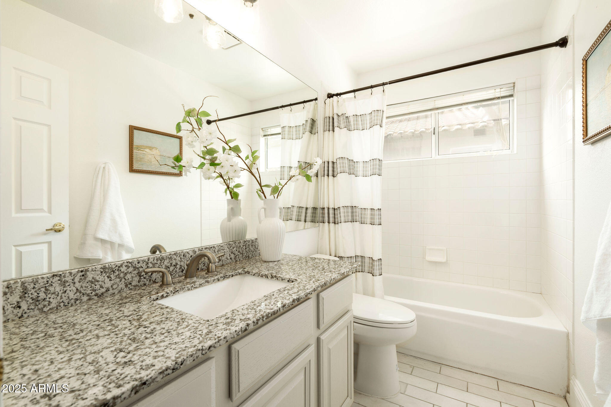 9224 E WINDROSE Drive