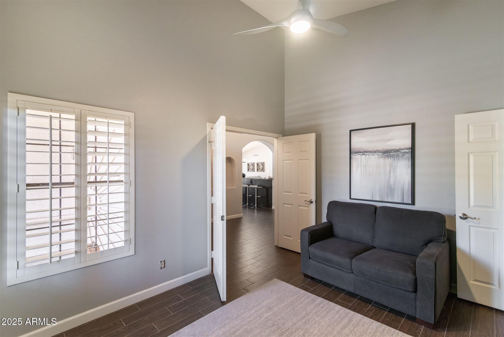 5132 E GRANDVIEW Road