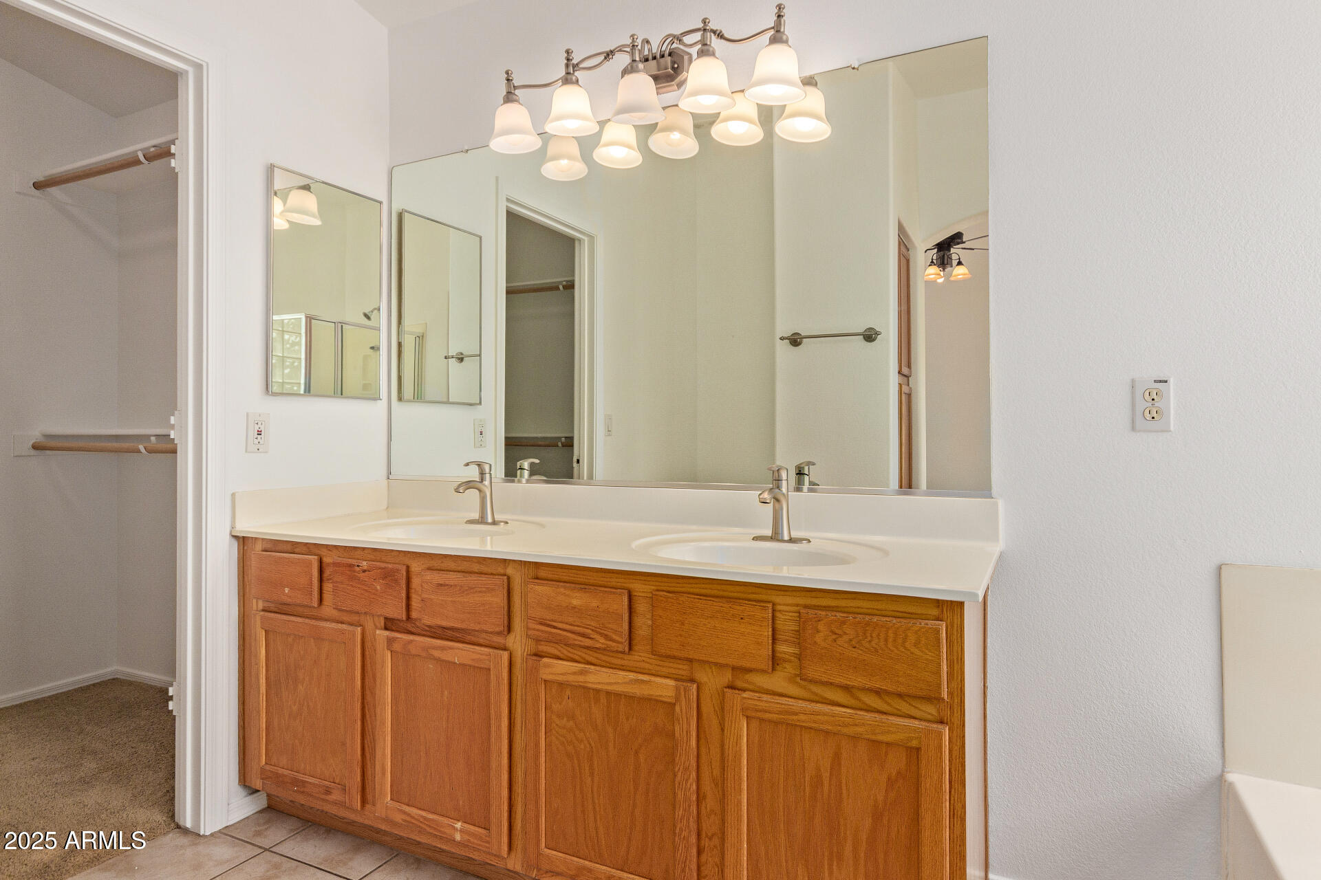 4143 E SUNDANCE Avenue