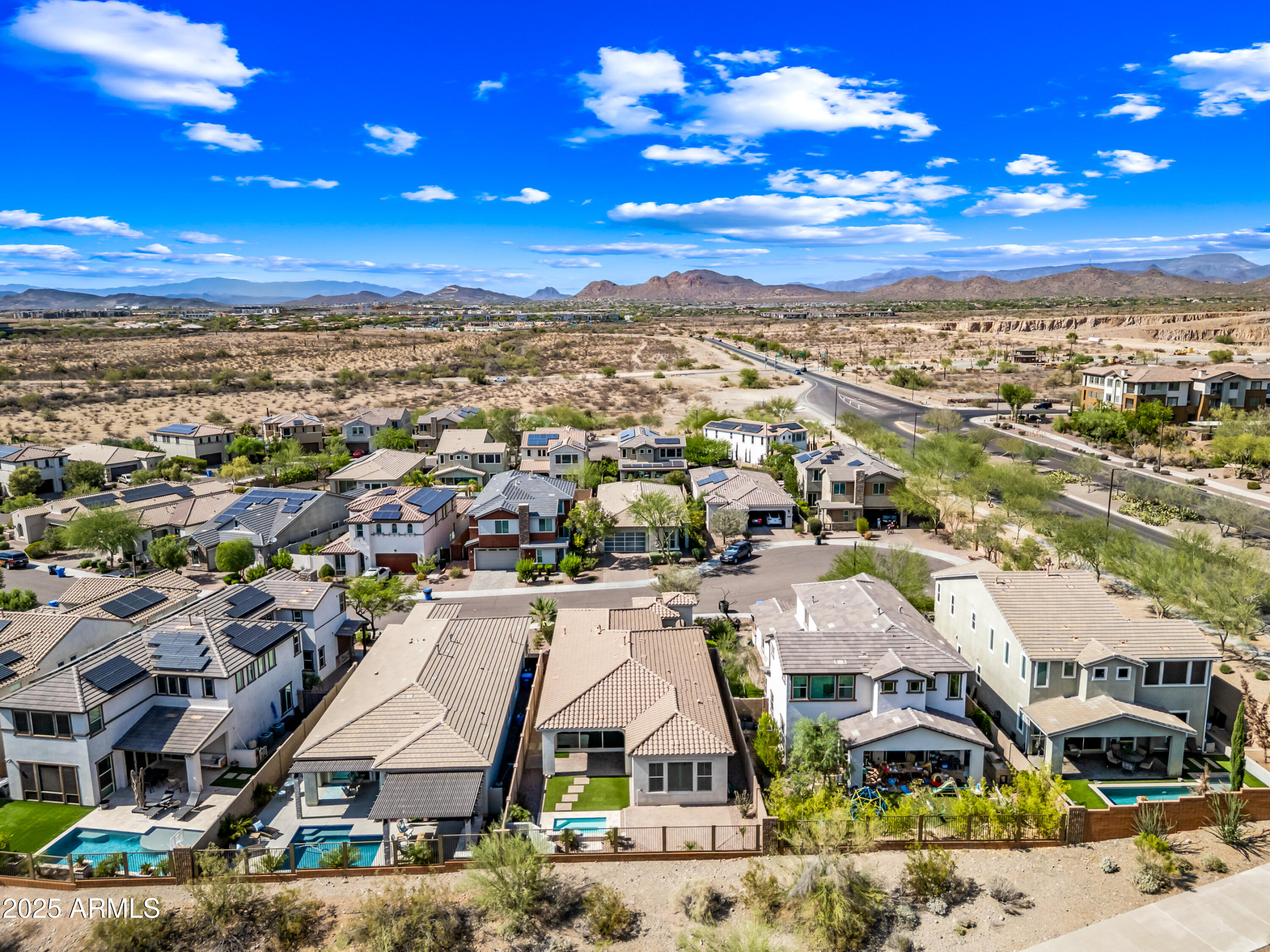 2315 W DUANE Lane