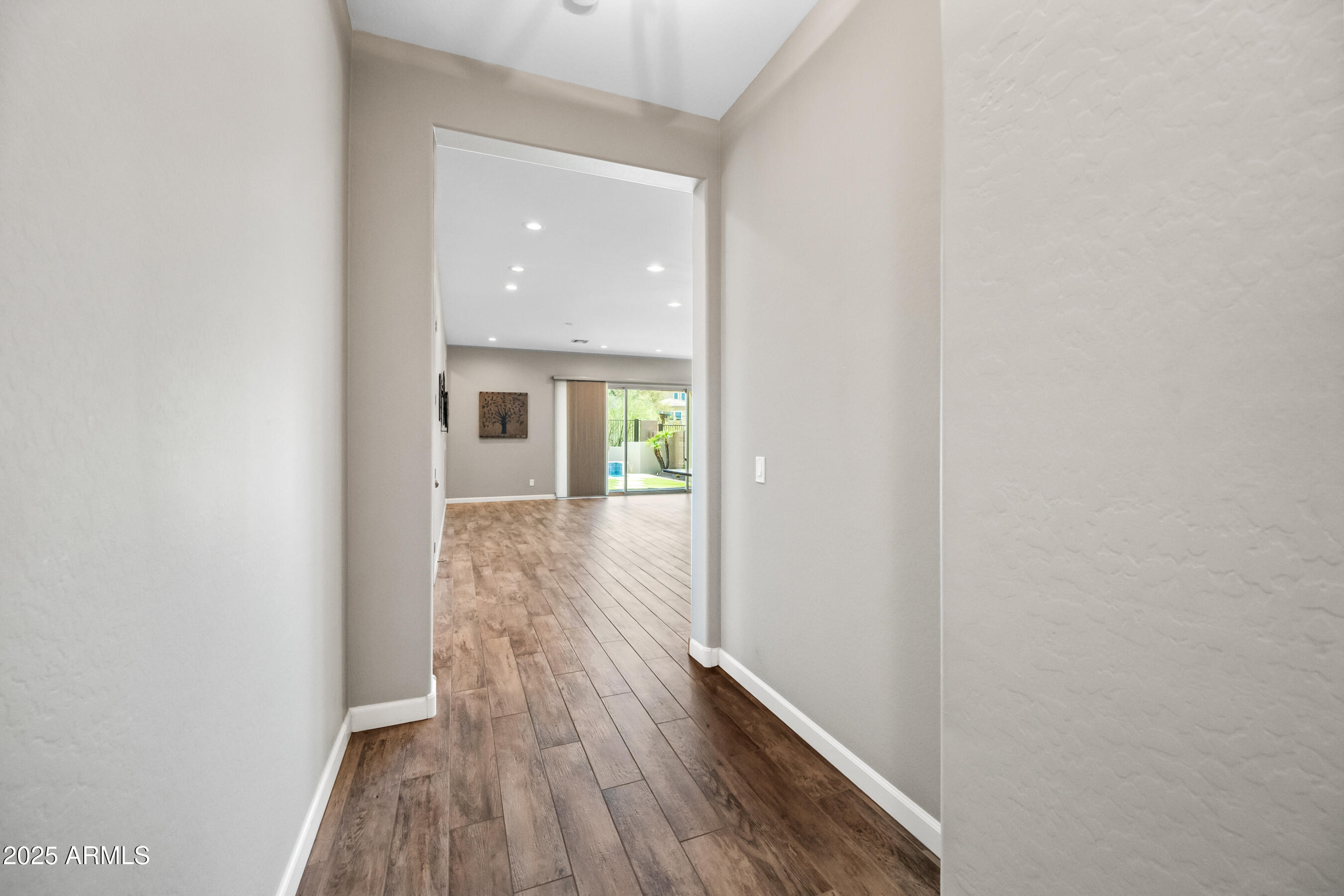 2315 W DUANE Lane