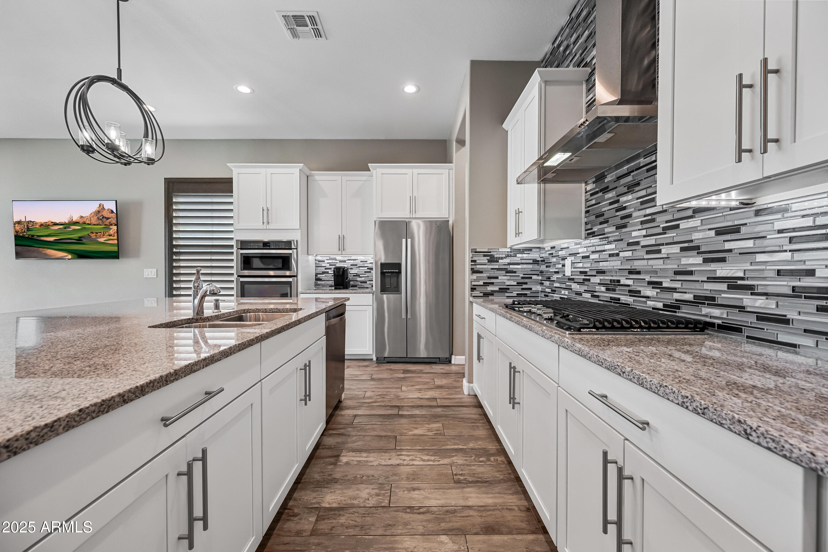 2315 W DUANE Lane