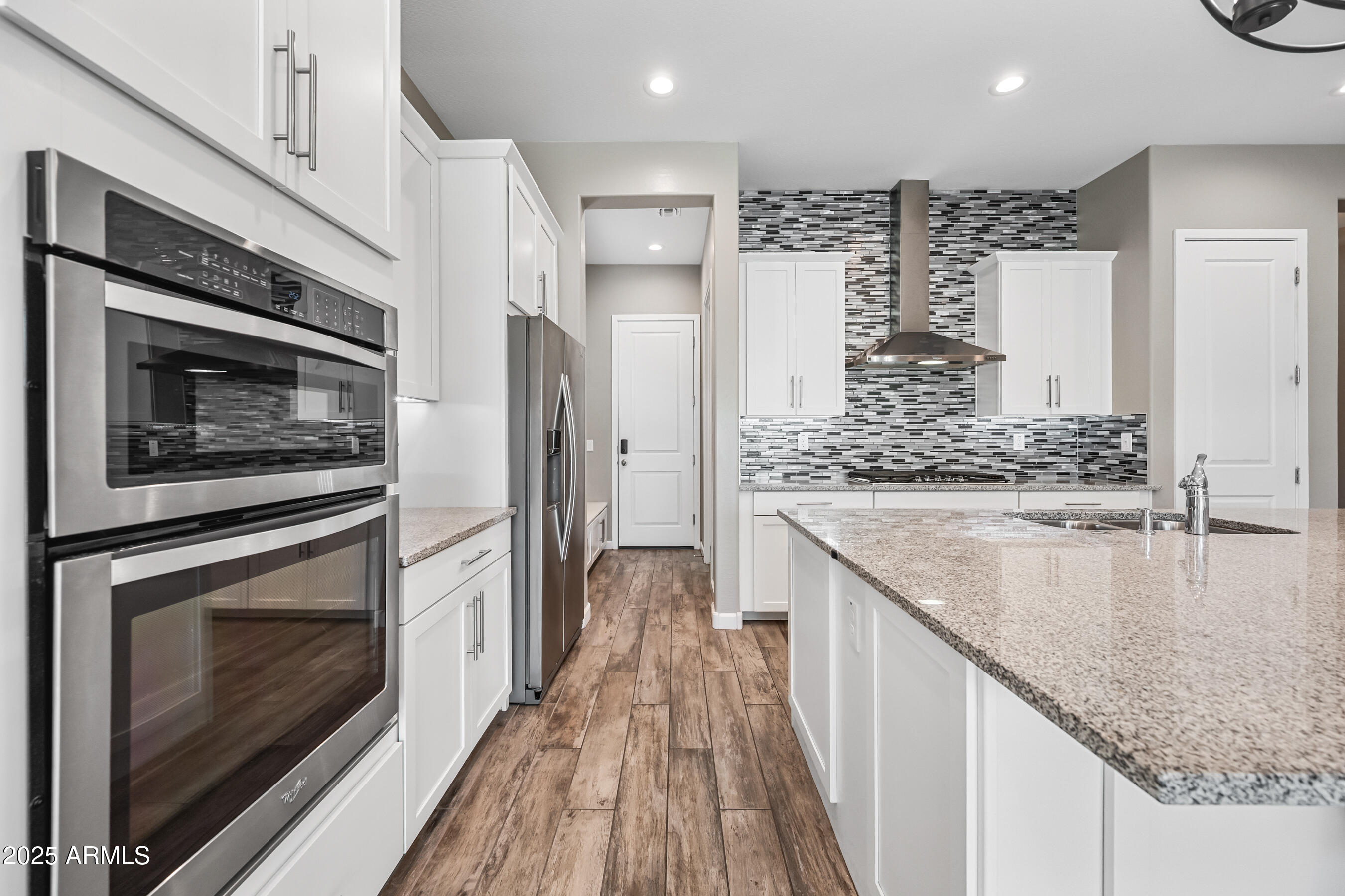 2315 W DUANE Lane