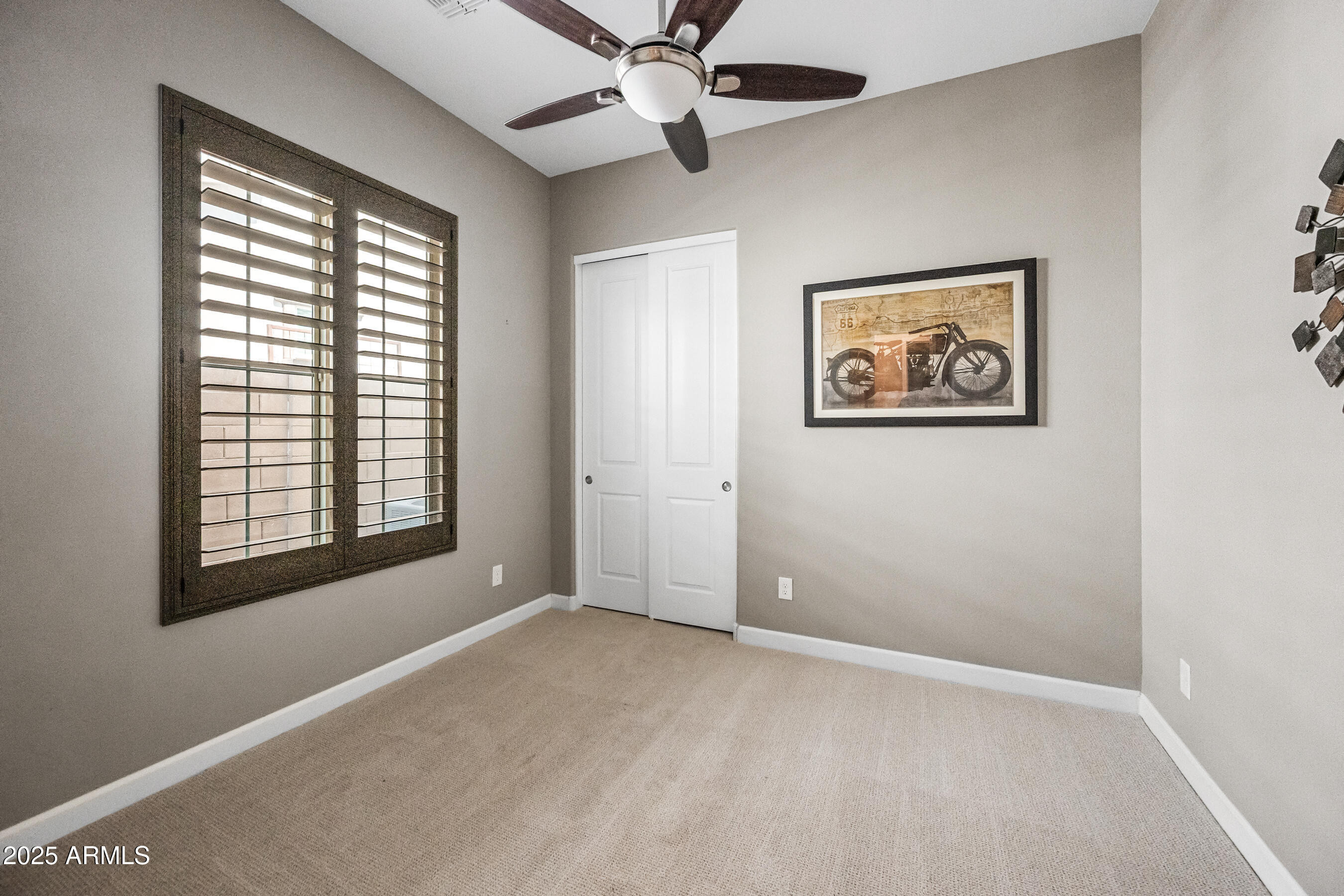 2315 W DUANE Lane