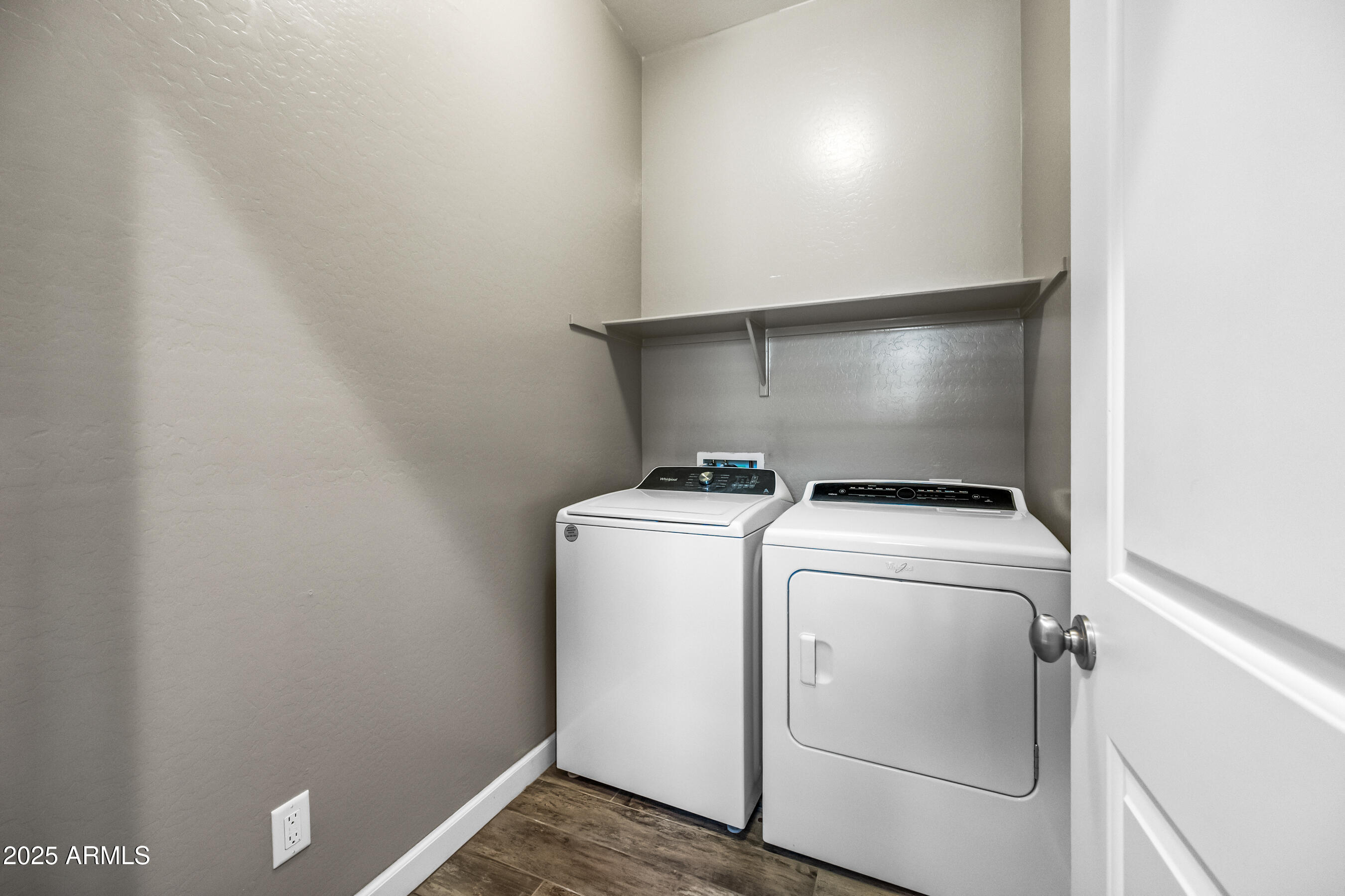 2315 W DUANE Lane