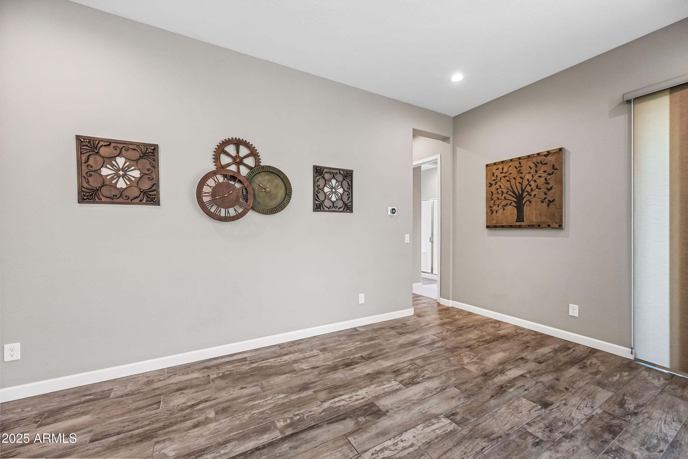 2315 W DUANE Lane