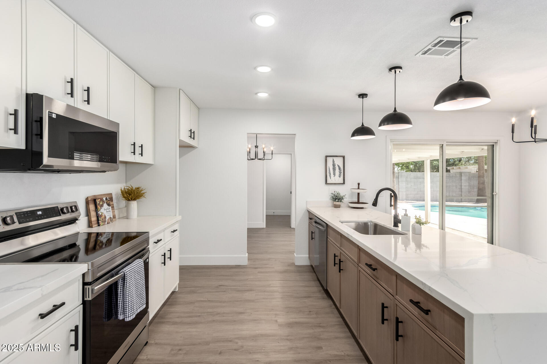 3008 S SAGUARO Circle