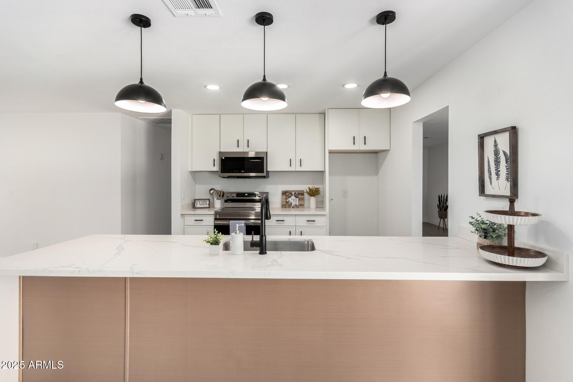 3008 S SAGUARO Circle