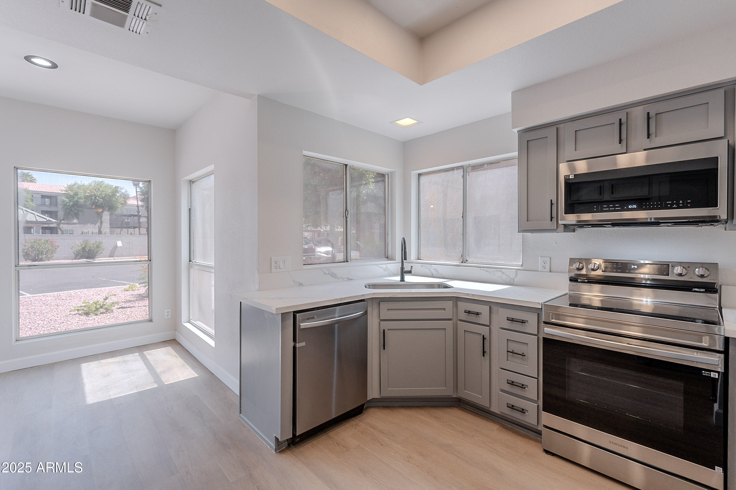 101 N 7TH Street, 168