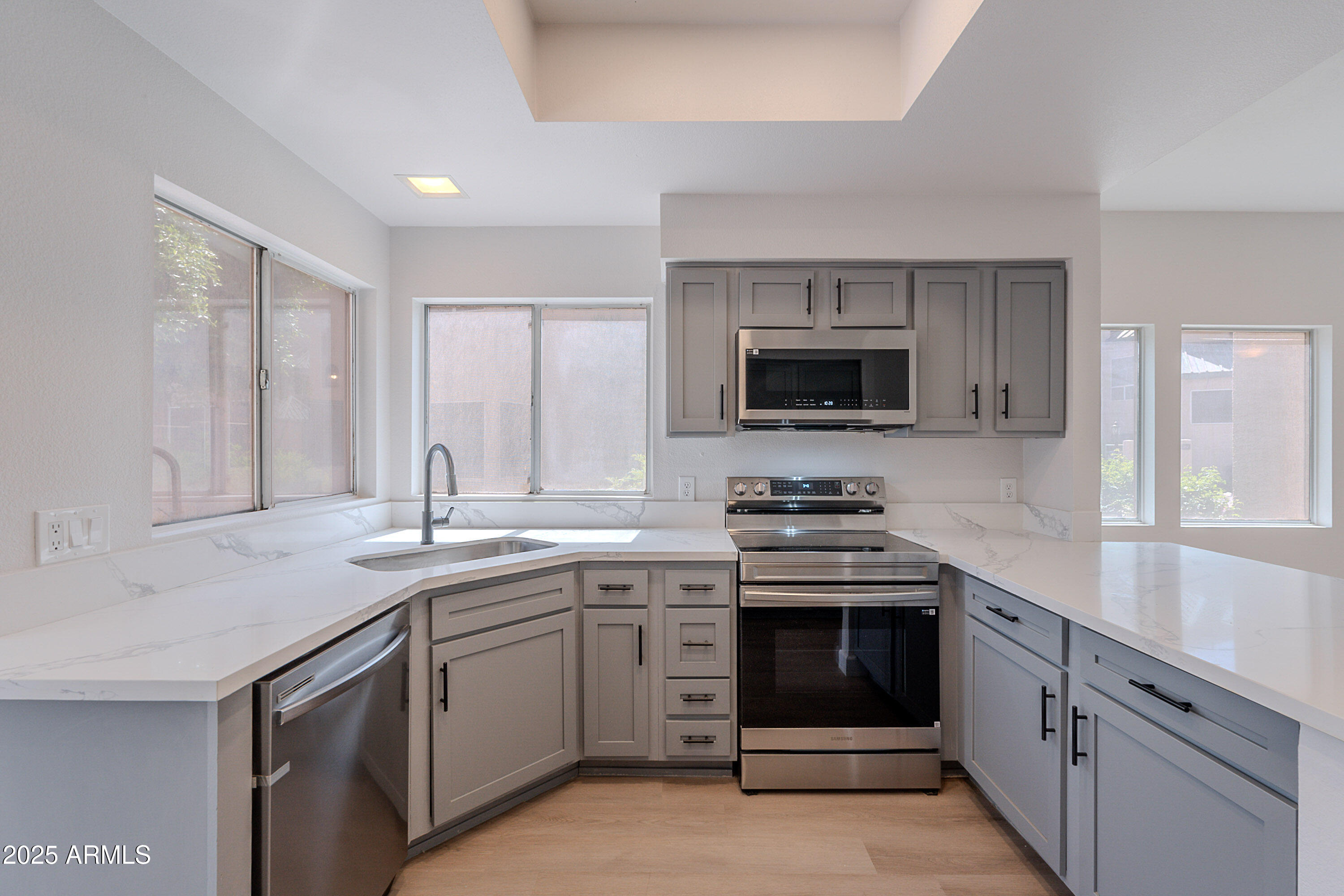 101 N 7TH Street, 168