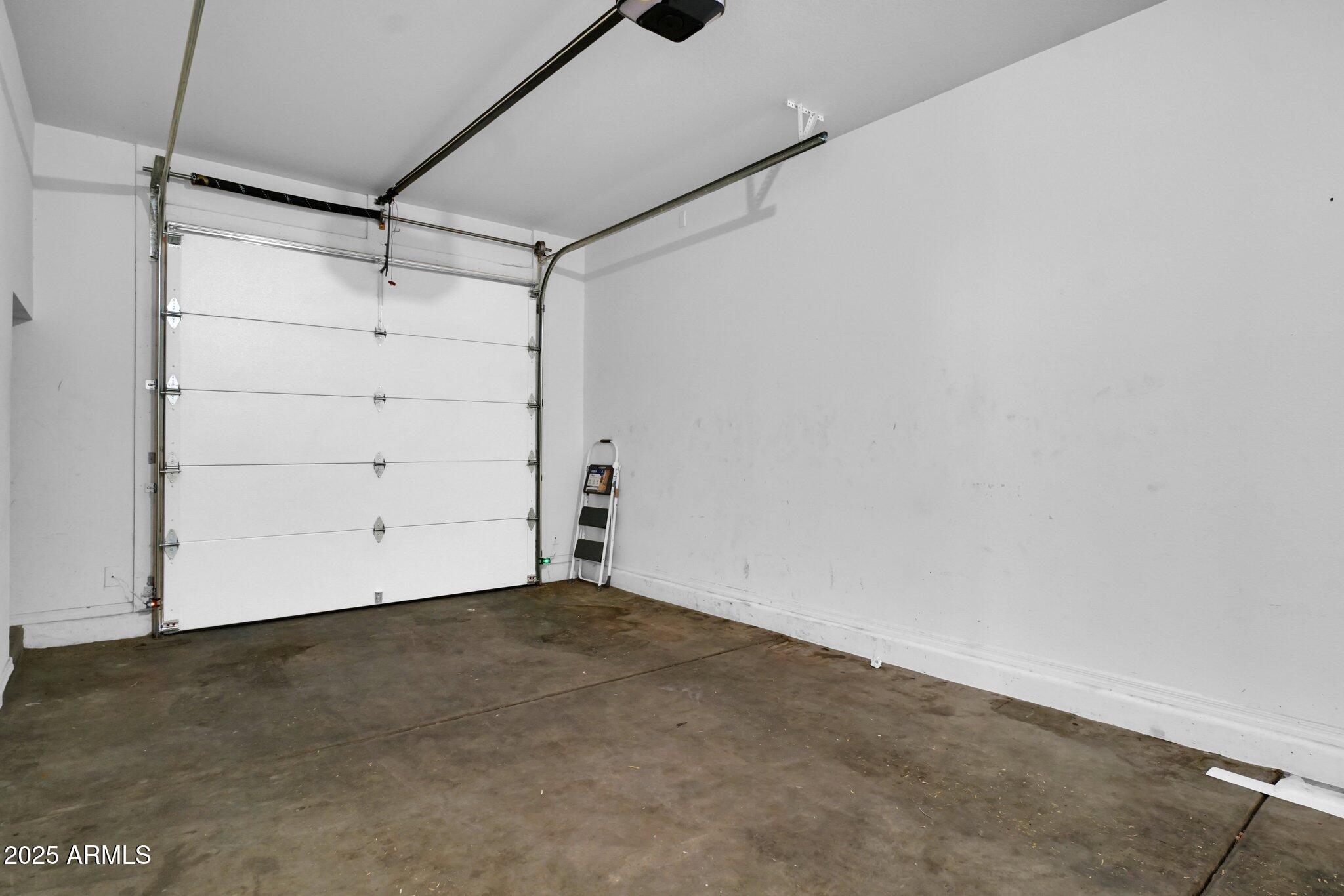 1420 E SONRISAS Street