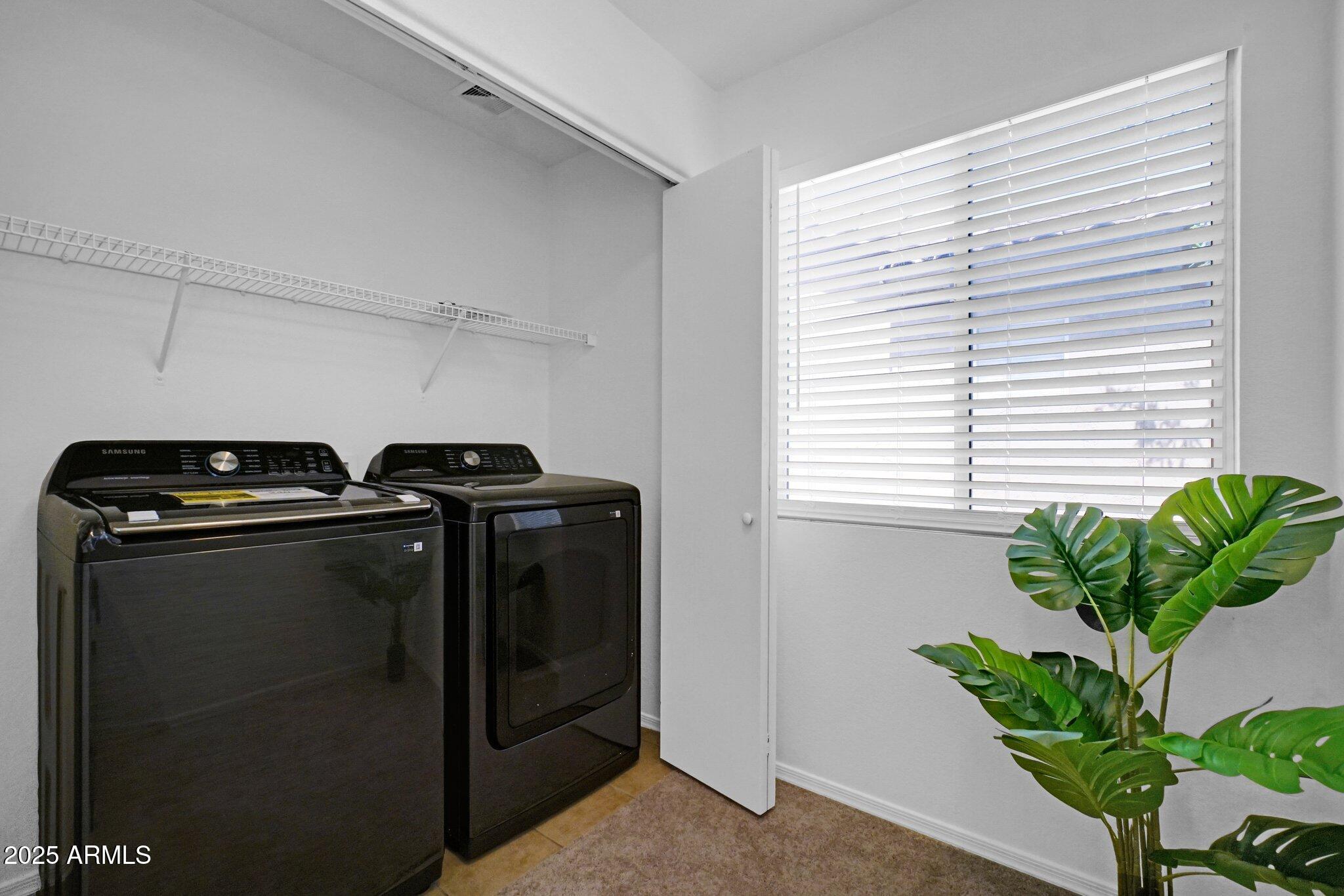 1420 E SONRISAS Street