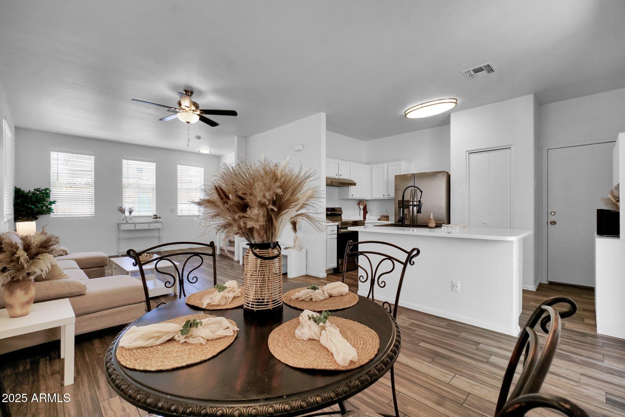 1420 E SONRISAS Street