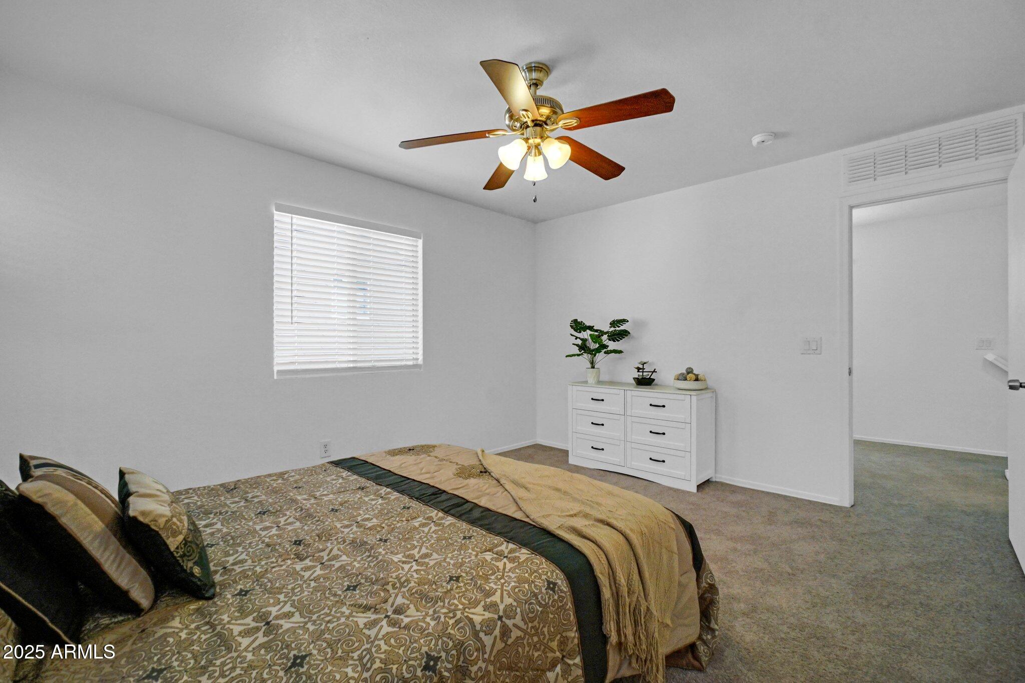 1420 E SONRISAS Street