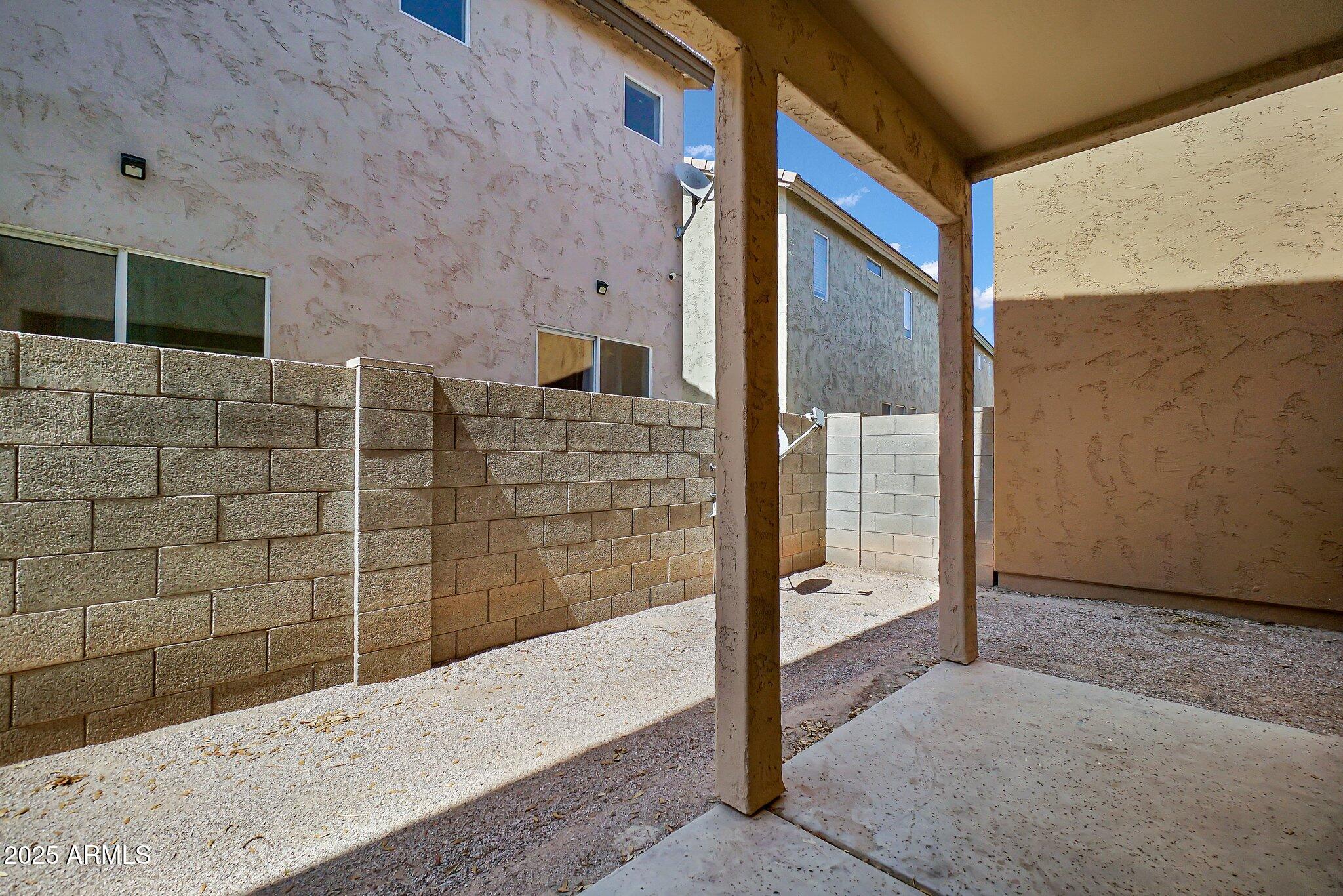 1420 E SONRISAS Street