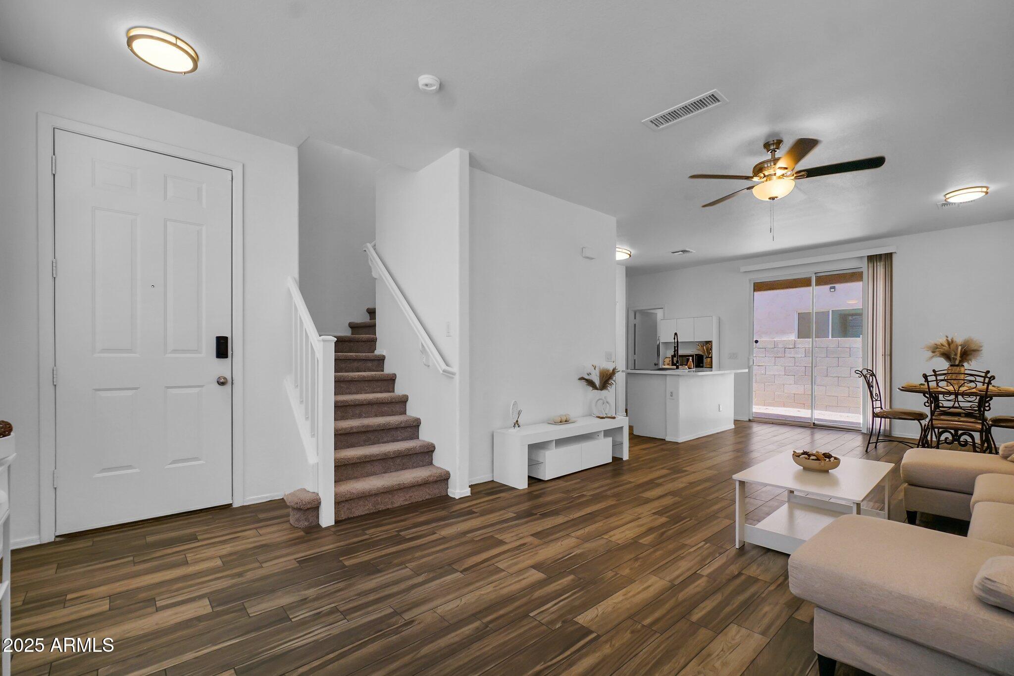 1420 E SONRISAS Street