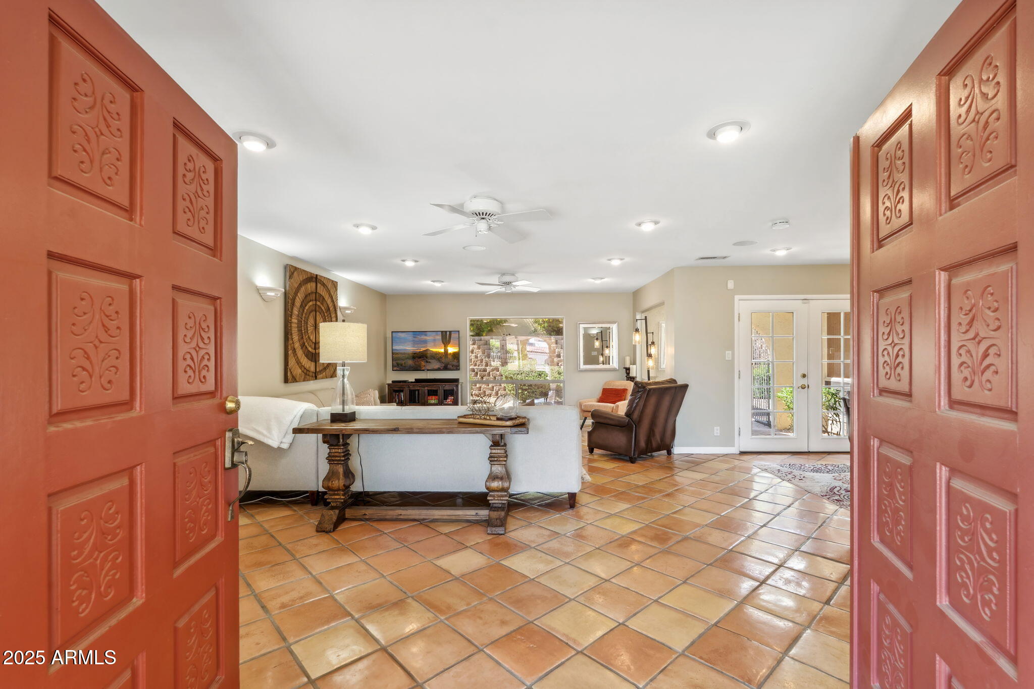 2016 E ORANGEWOOD Avenue