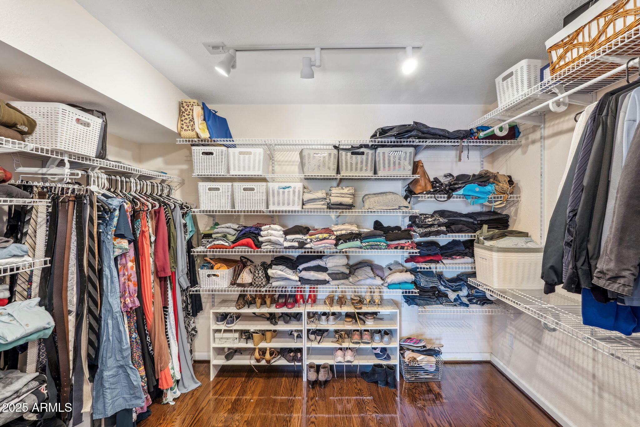 2016 E ORANGEWOOD Avenue