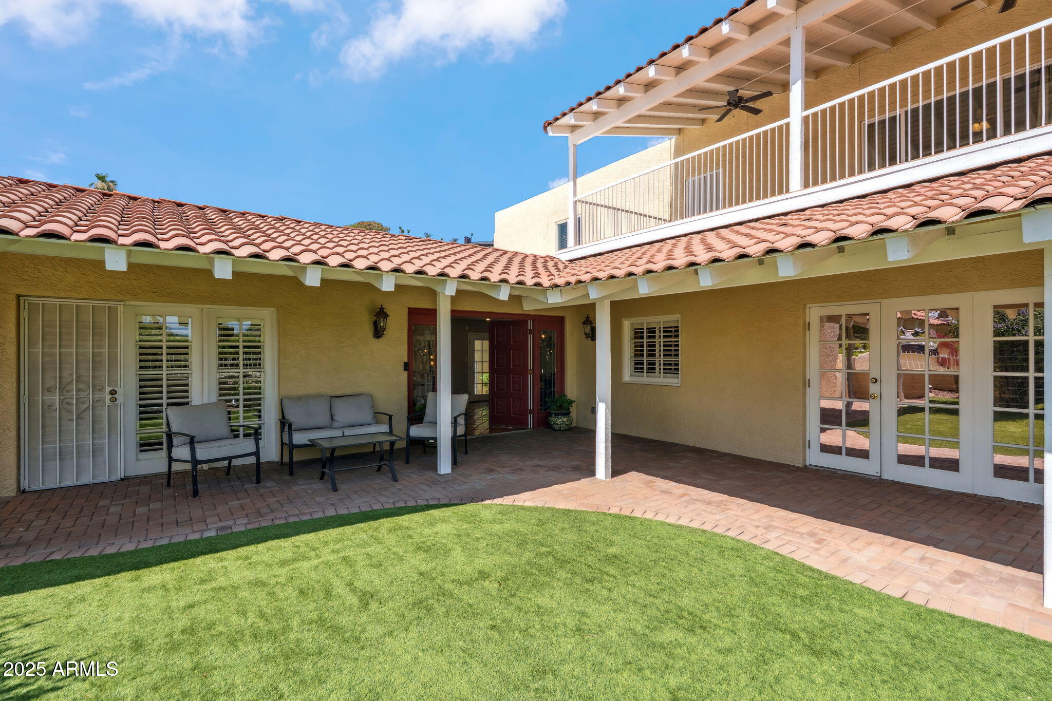 2016 E ORANGEWOOD Avenue