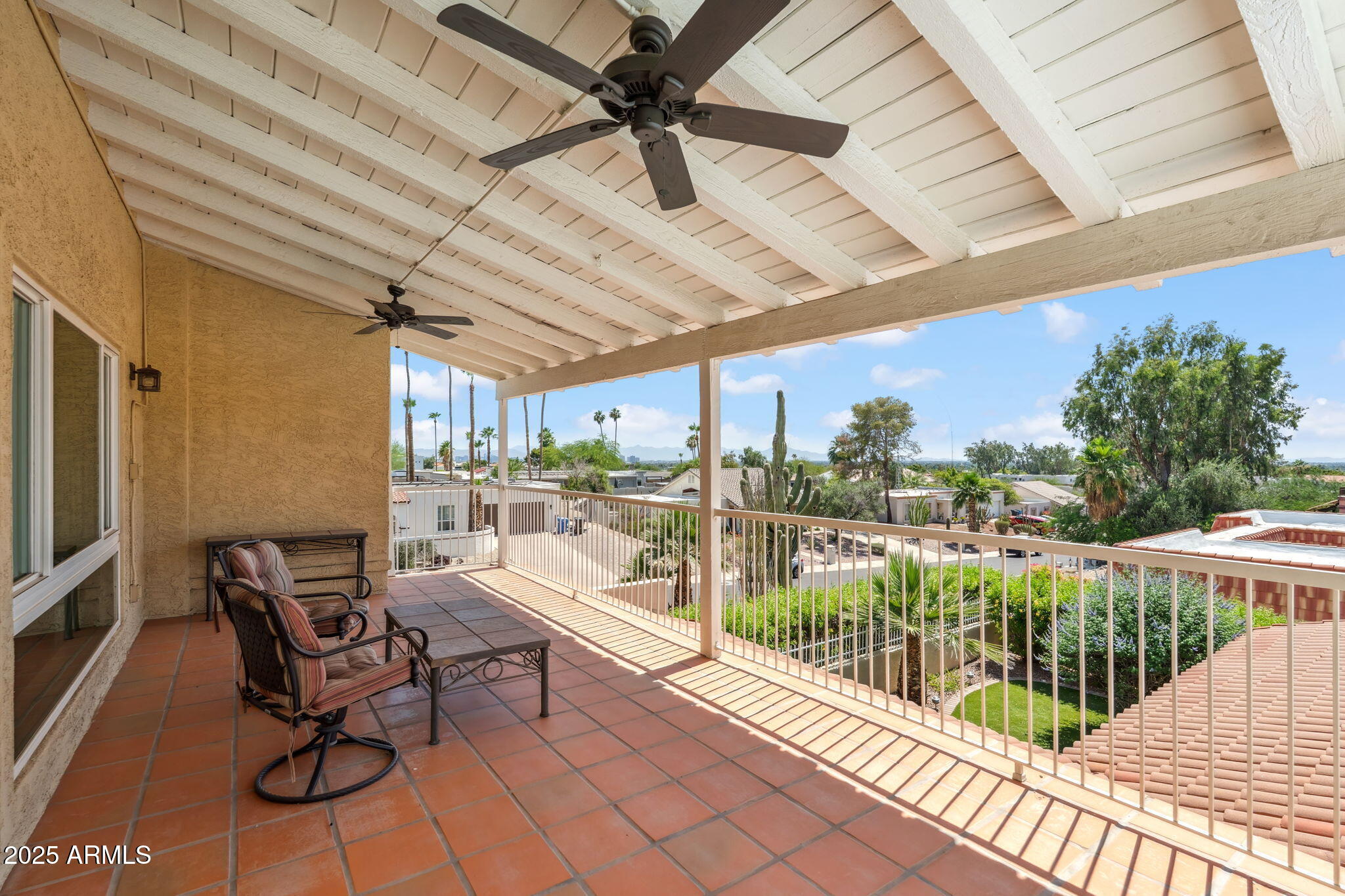 2016 E ORANGEWOOD Avenue