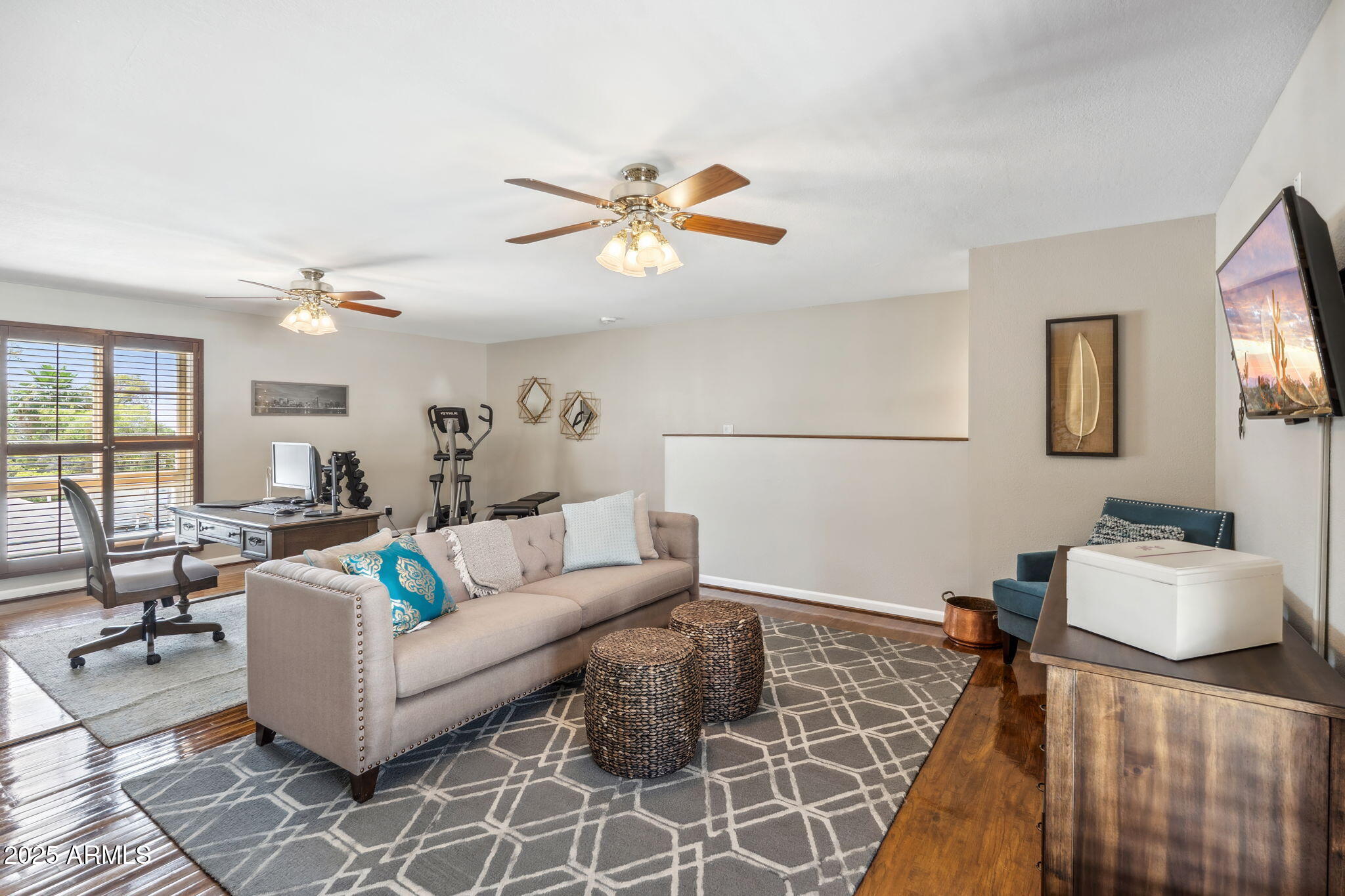 2016 E ORANGEWOOD Avenue