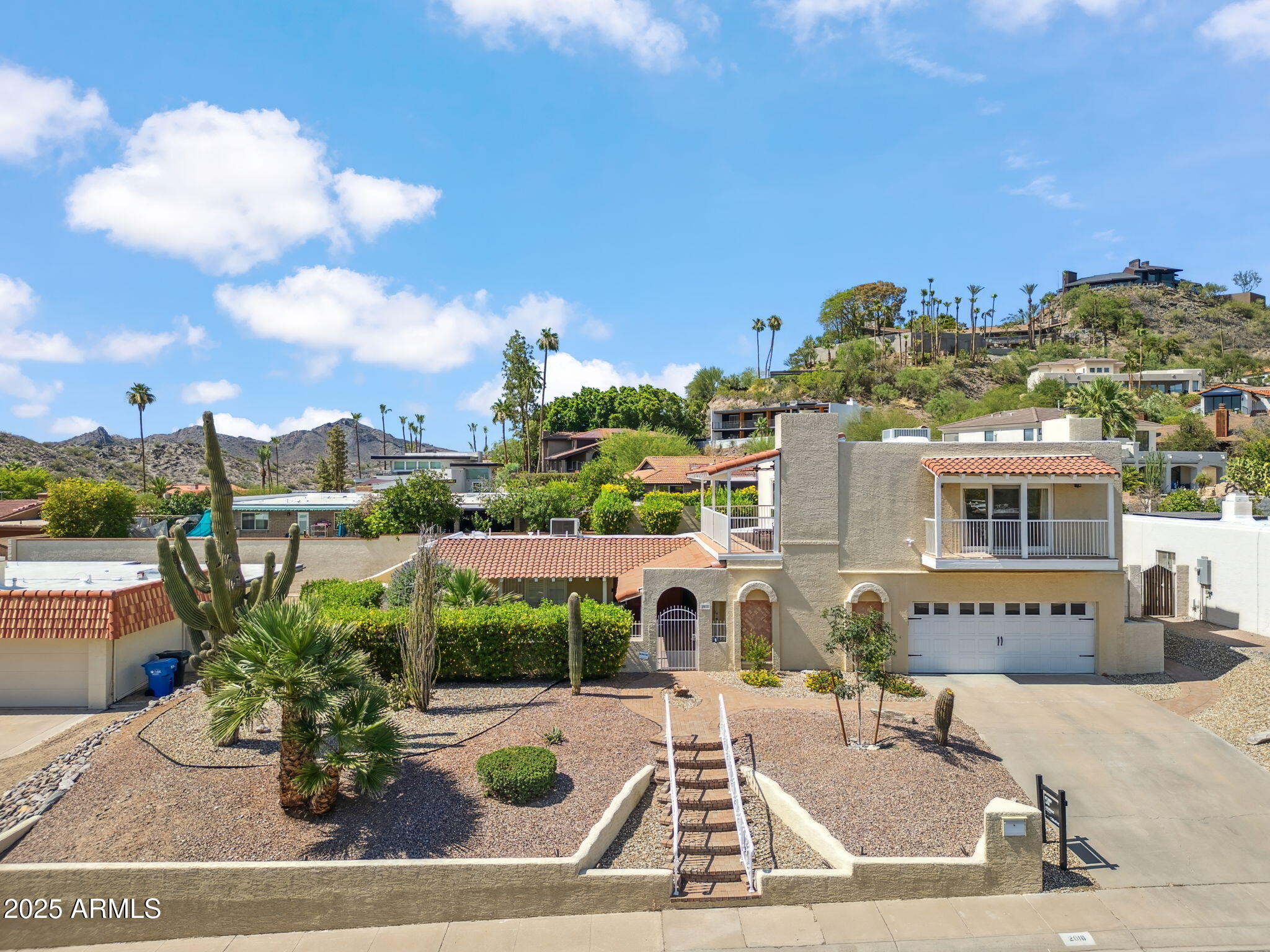 2016 E ORANGEWOOD Avenue