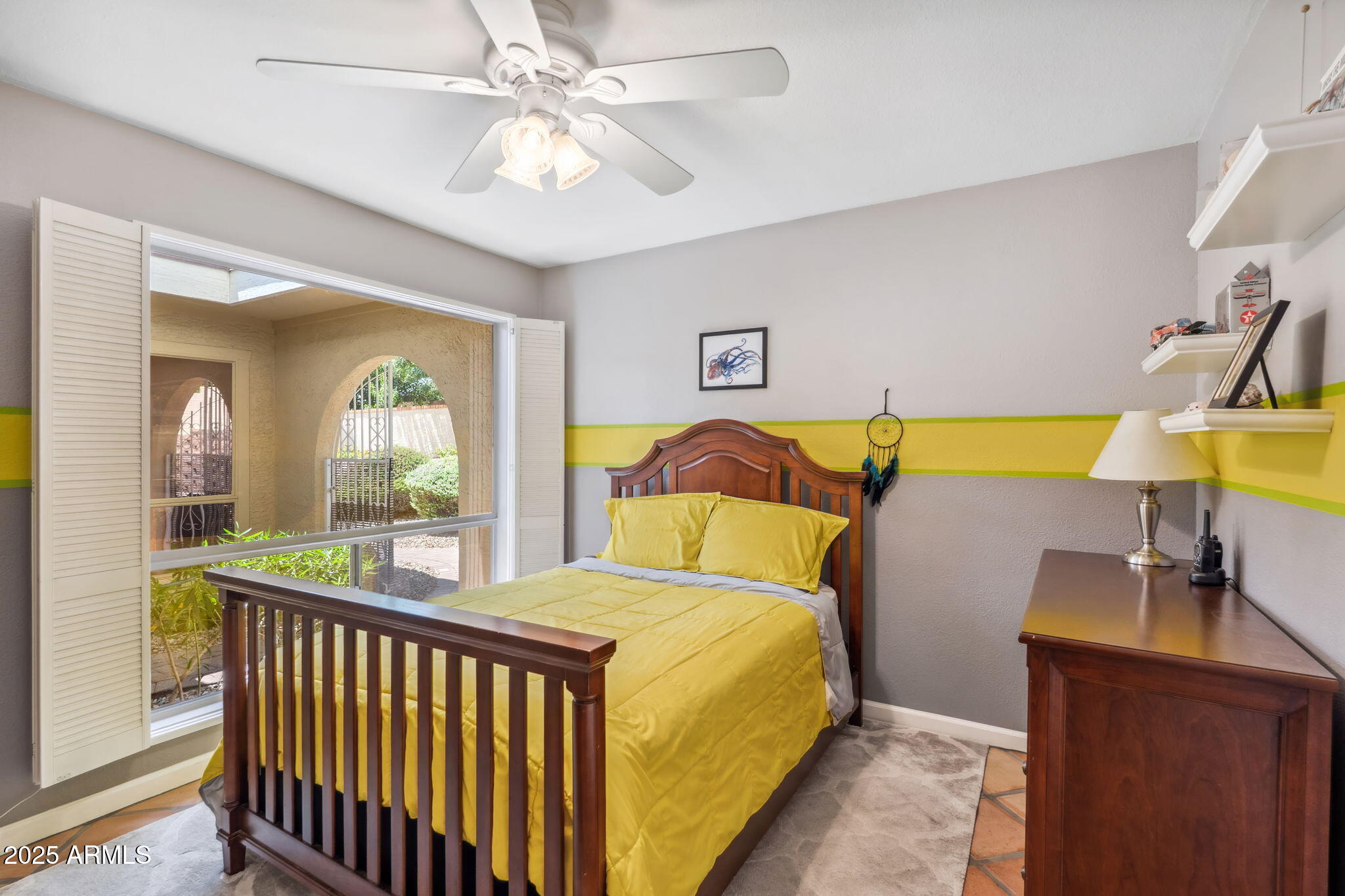 2016 E ORANGEWOOD Avenue